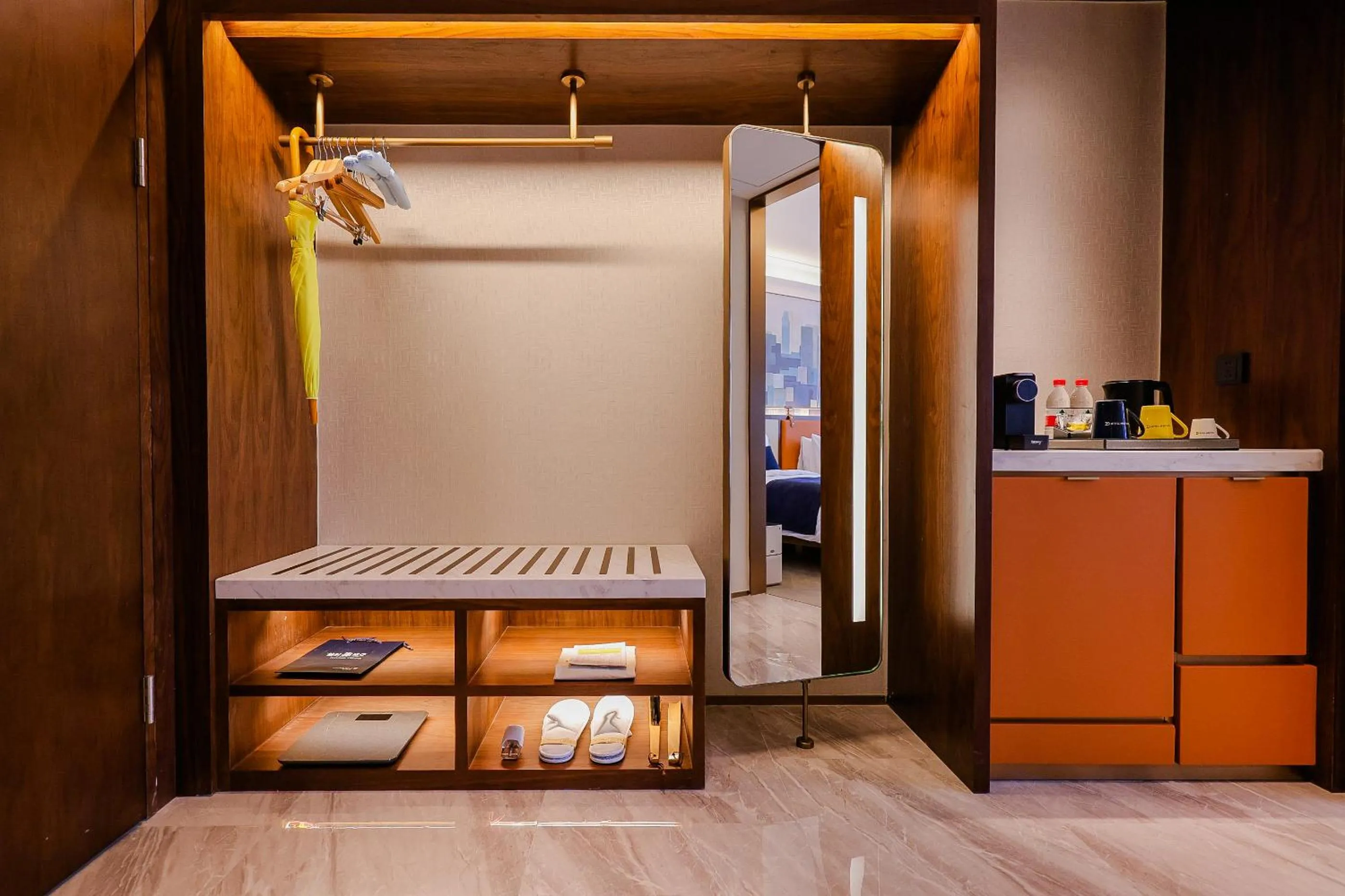 wardrobe in Shanghai Hongqiao Yankuang Tulip Hotel