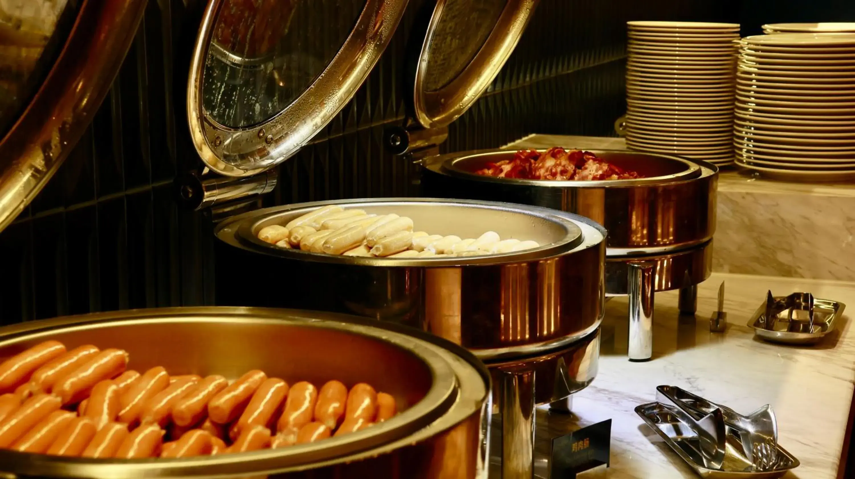 Buffet breakfast in Shanghai Hongqiao Yankuang Tulip Hotel Buffet breakfast in Shanghai Hongqiao Yankuang Tulip Hotel