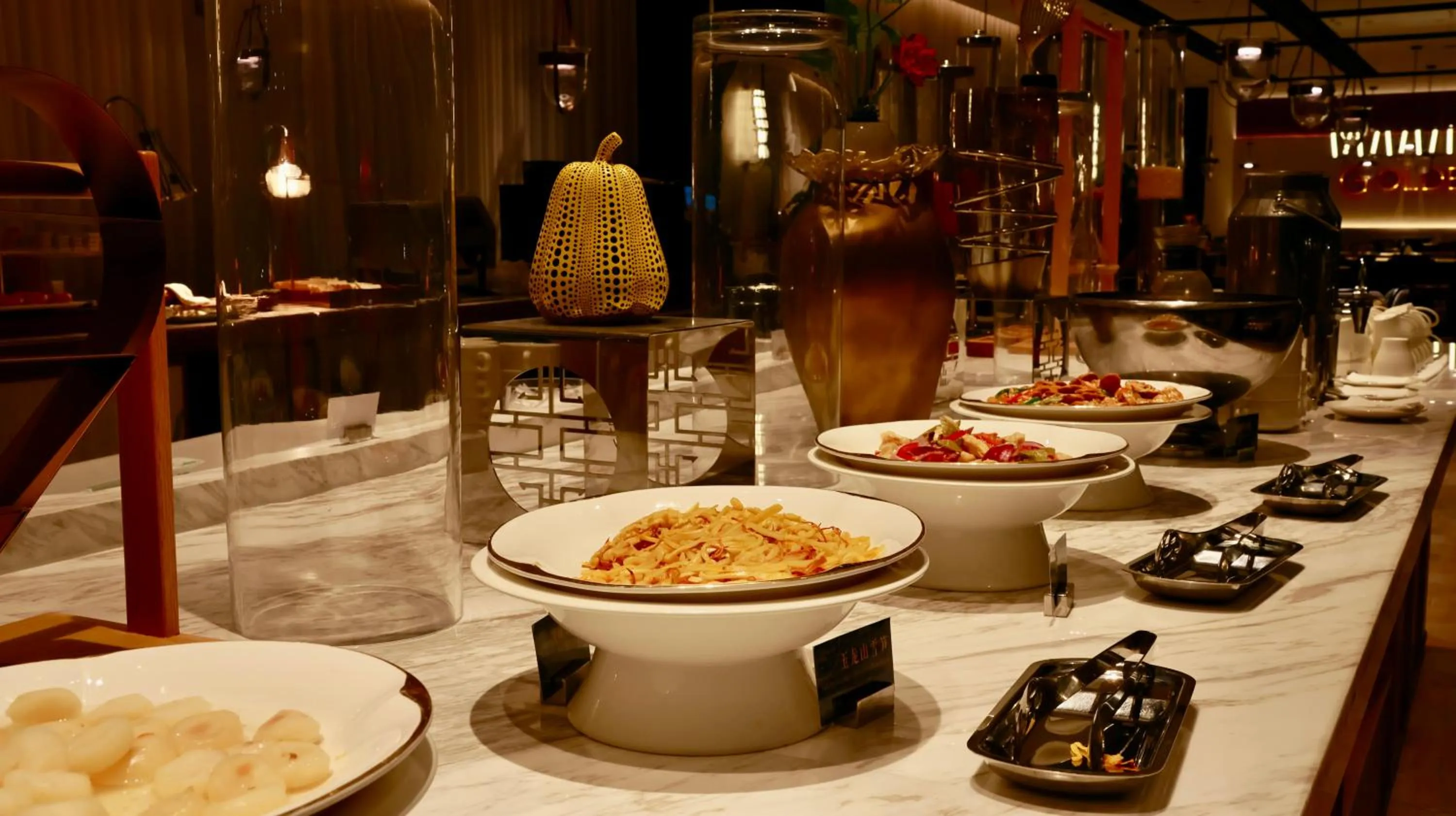 Buffet breakfast in Shanghai Hongqiao Yankuang Tulip Hotel