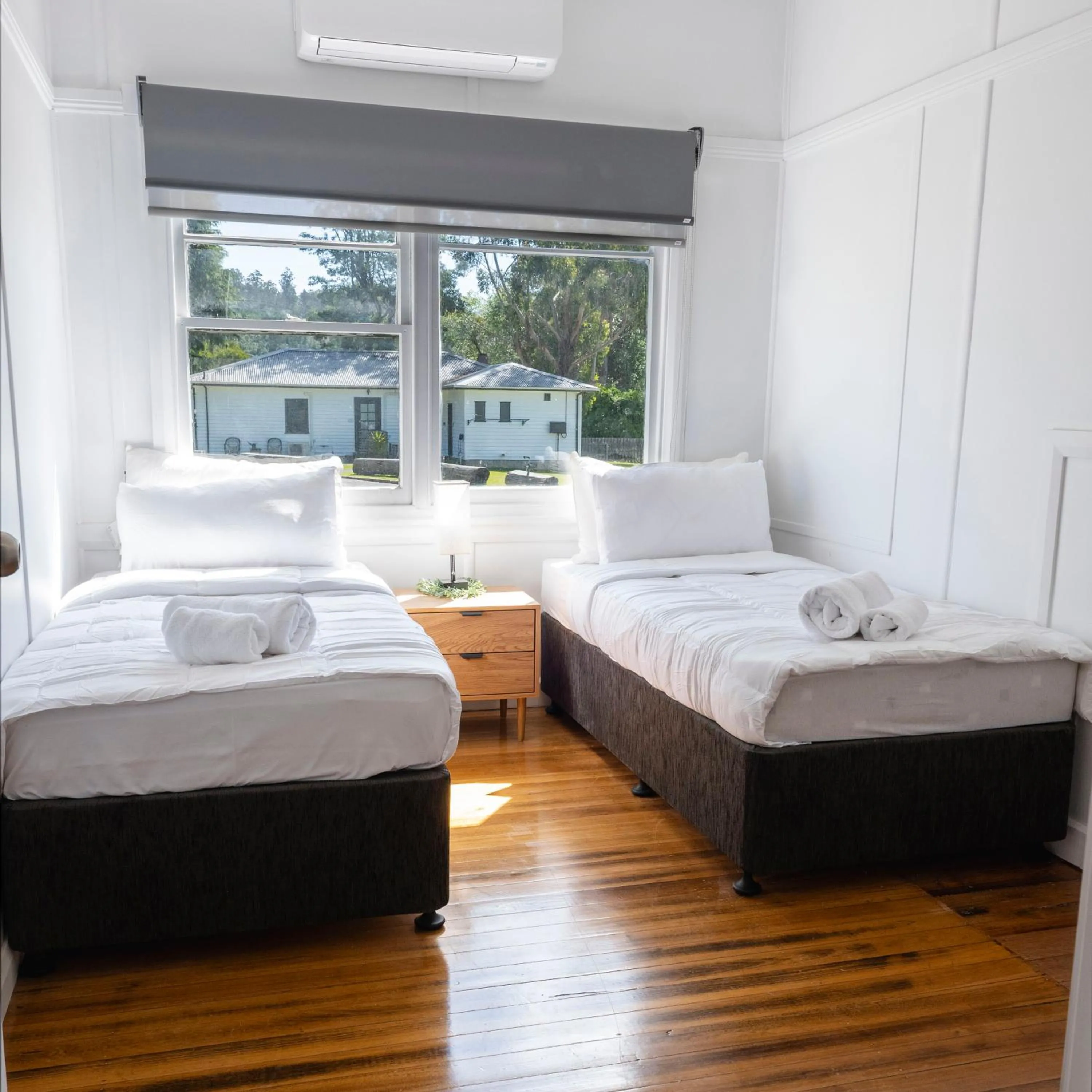 Budget Twin Room - single occupancy in Maydena Lodge