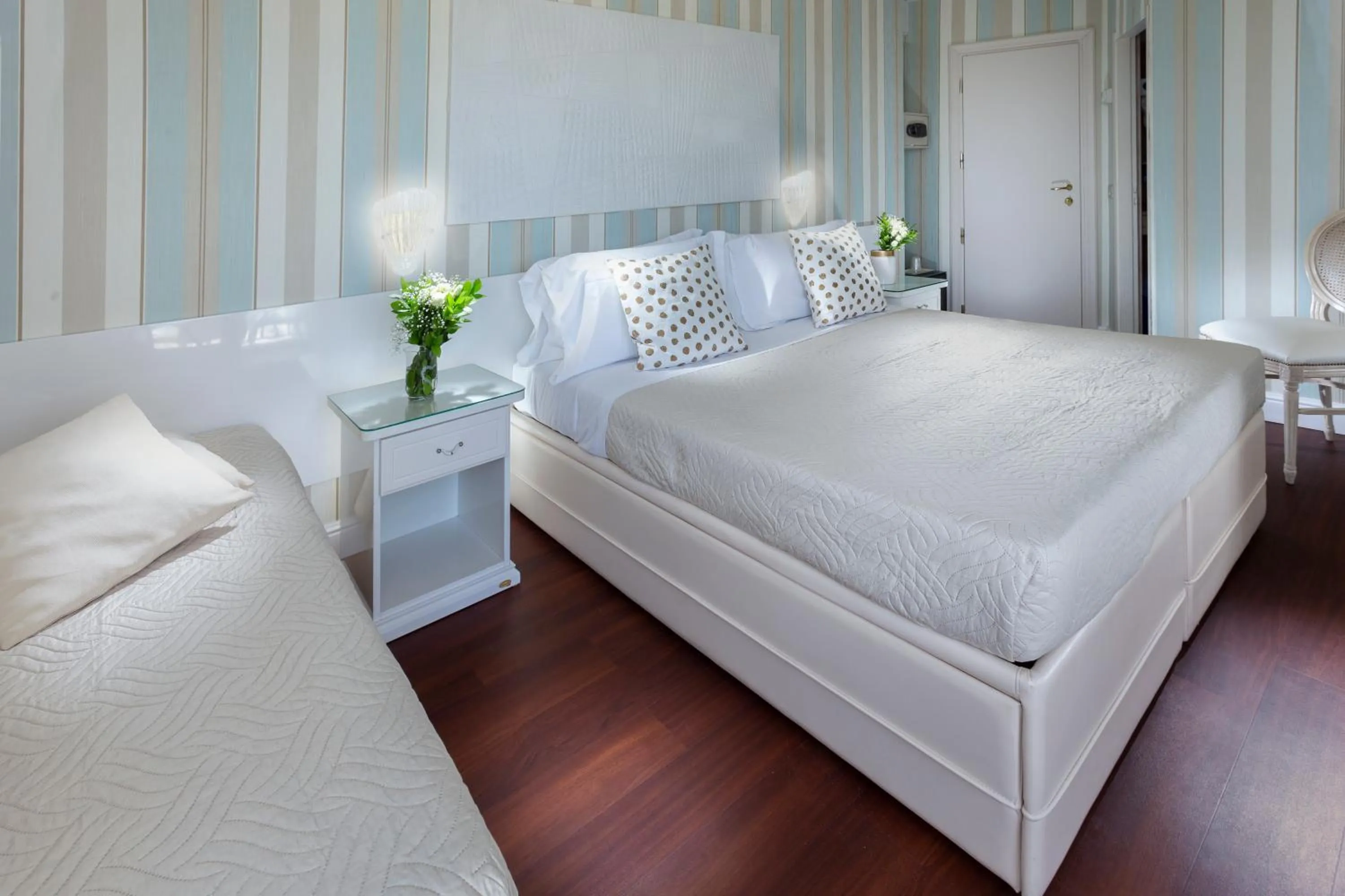 Photo of the whole room, Bed in Hotel Admiral - on the beach