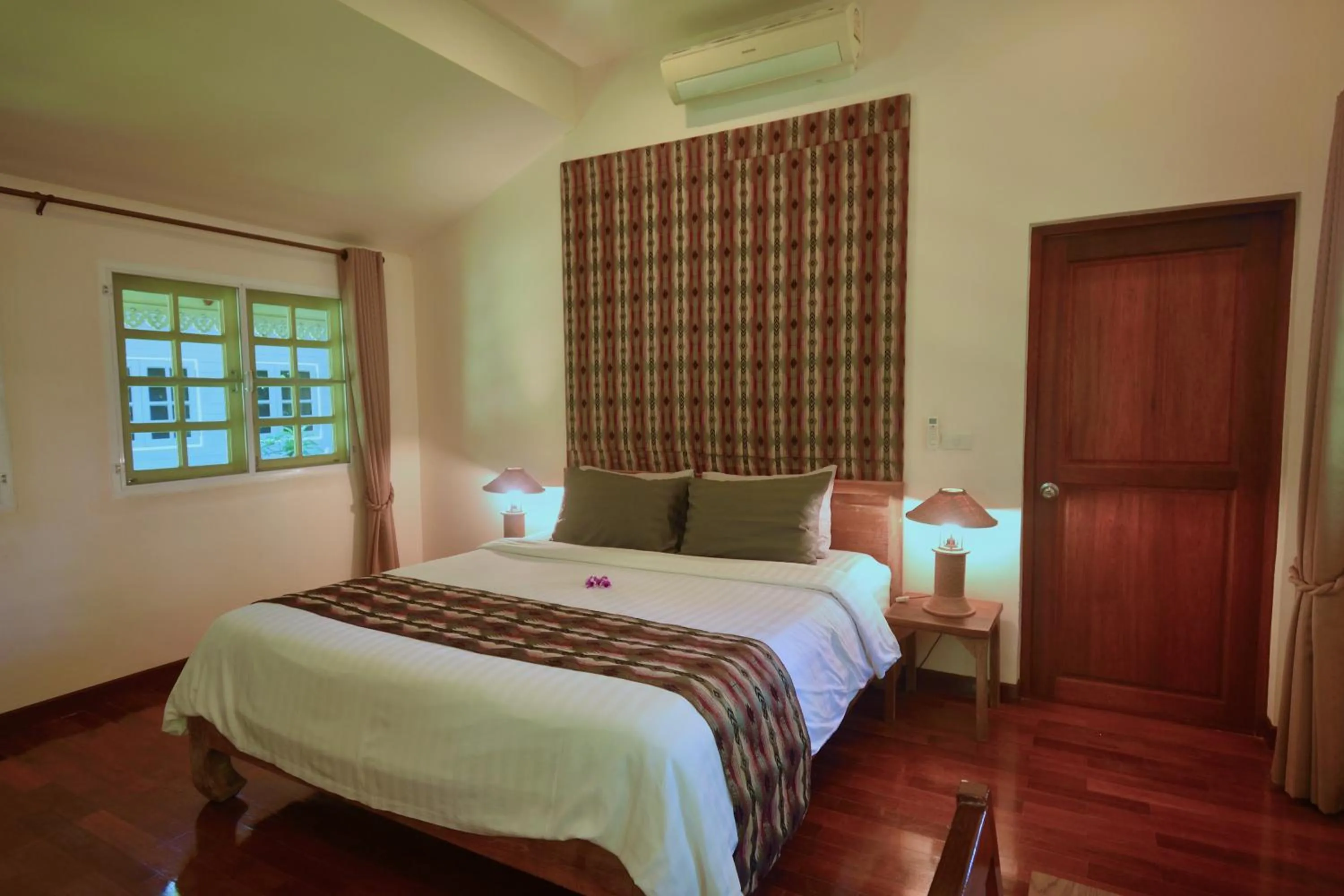 Bedroom, Bed in Monoceros Resort