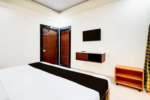 Hotel O Sri Vishnu Prime Opposite The Studio Salon, Kundalhalli Gate