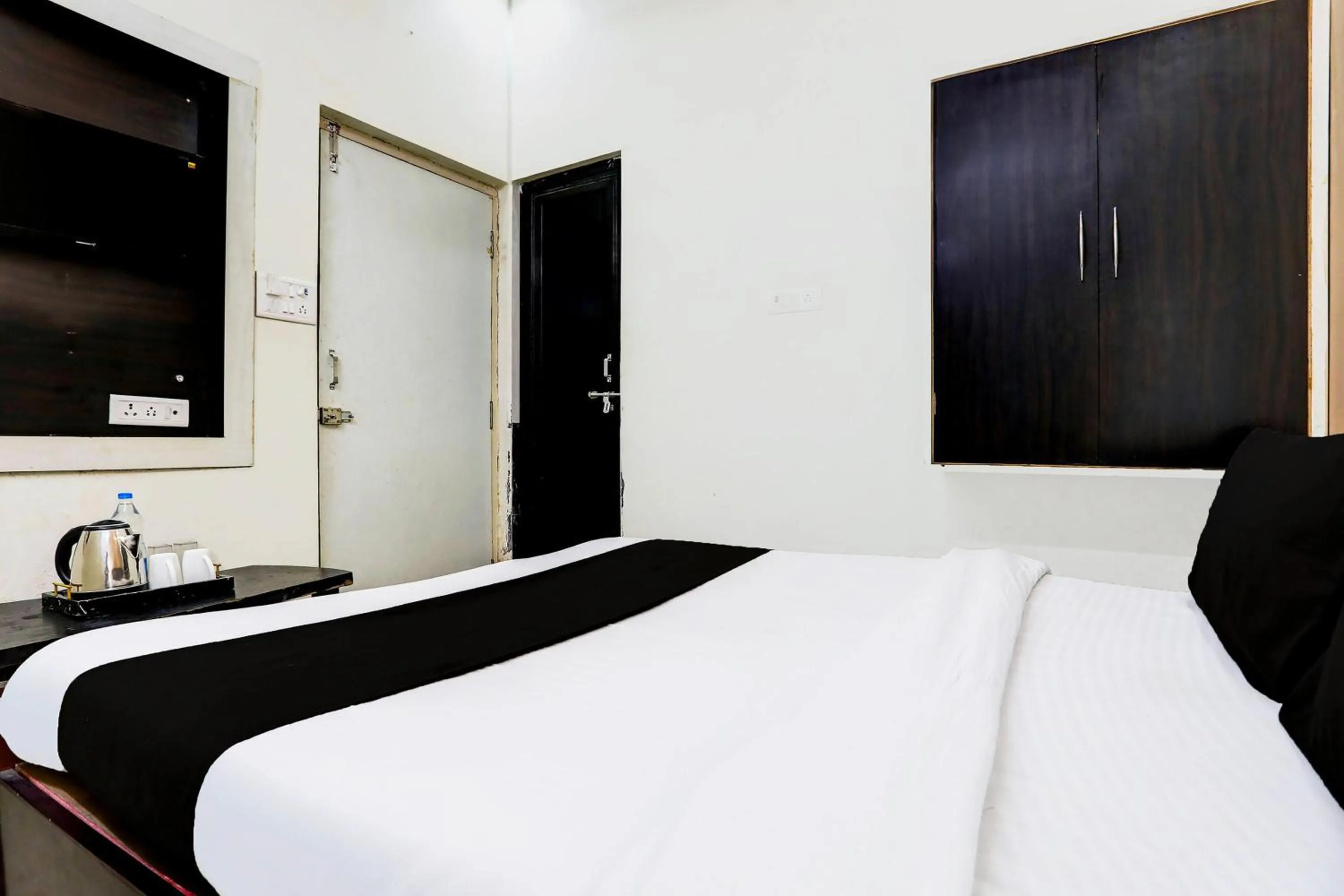 Bedroom in HOTEL O ORVIN INN