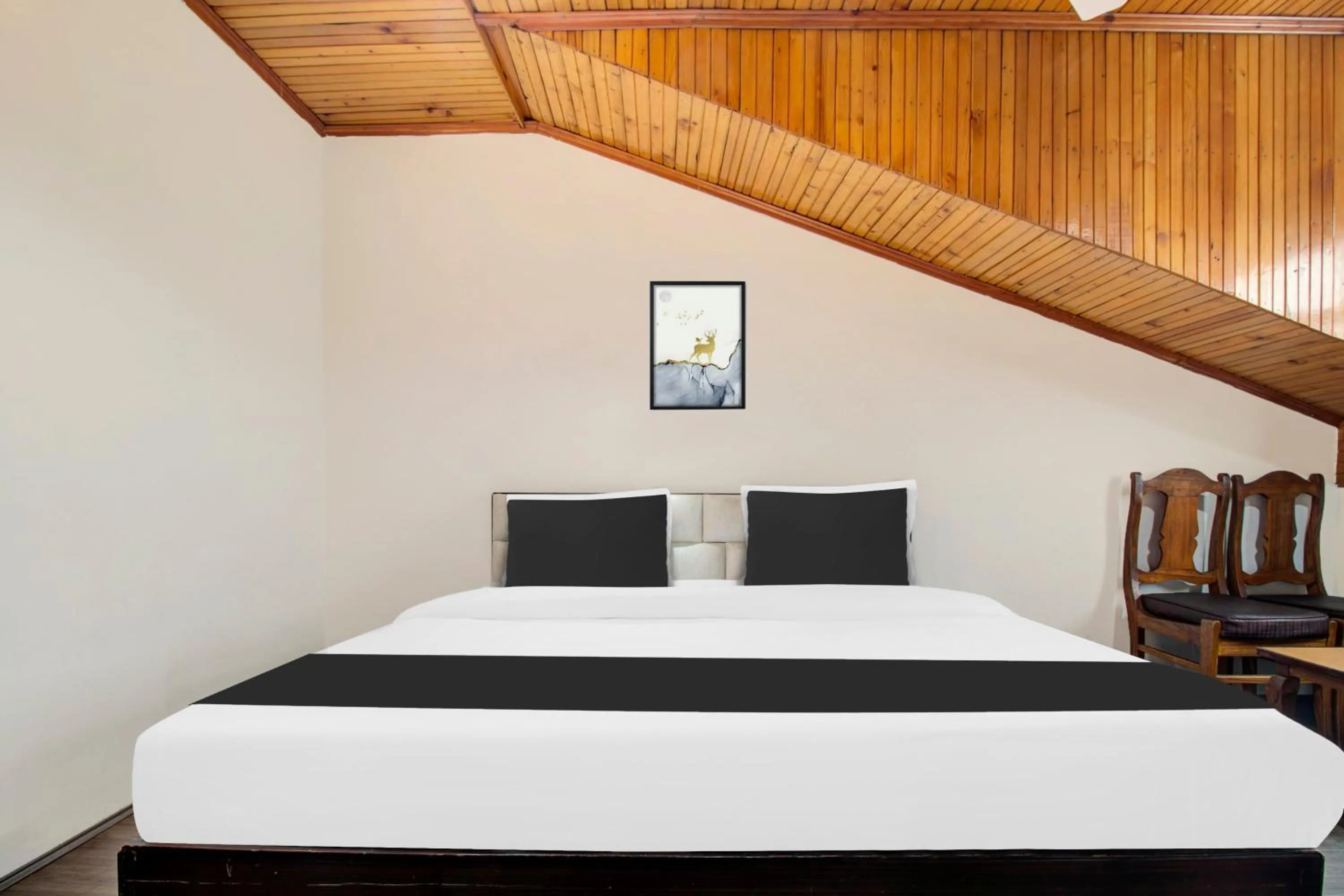 Bedroom, Bed in Super Townhouse Rajbagh Formerly Hotel Modern