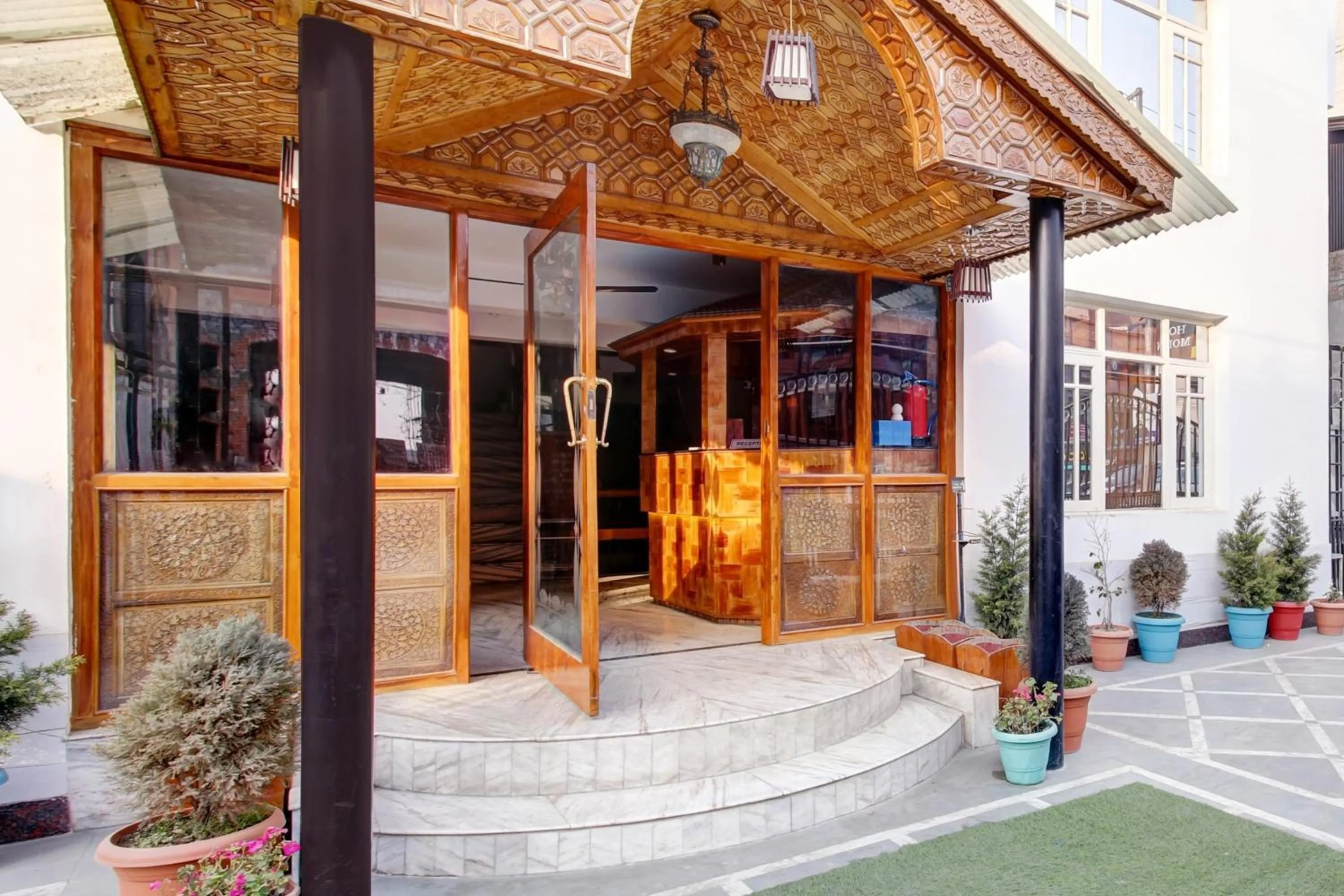 Facade/entrance in Super Townhouse Rajbagh Formerly Hotel Modern