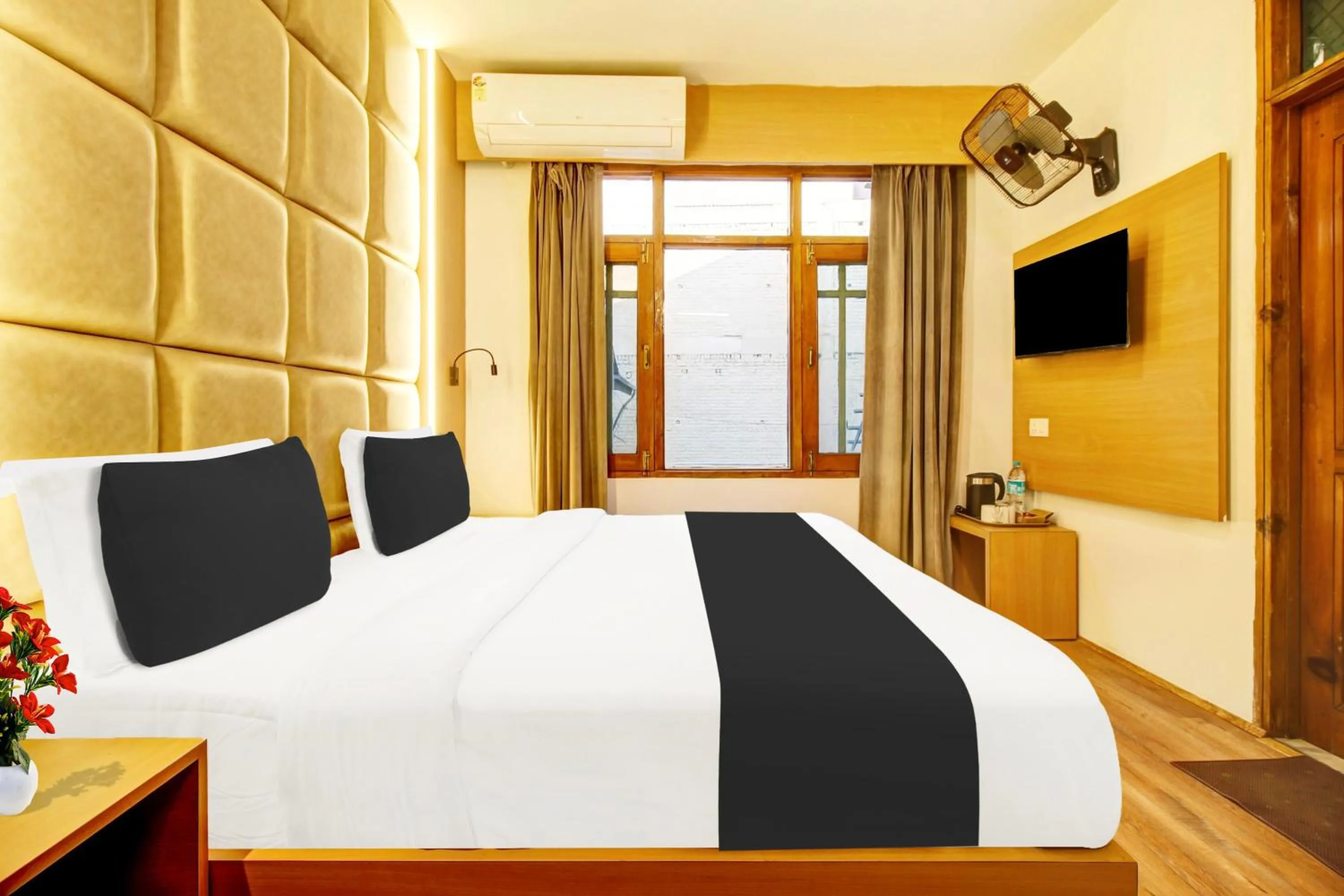 Bedroom, Bed in Super Townhouse Rajbagh Formerly Hotel Modern
