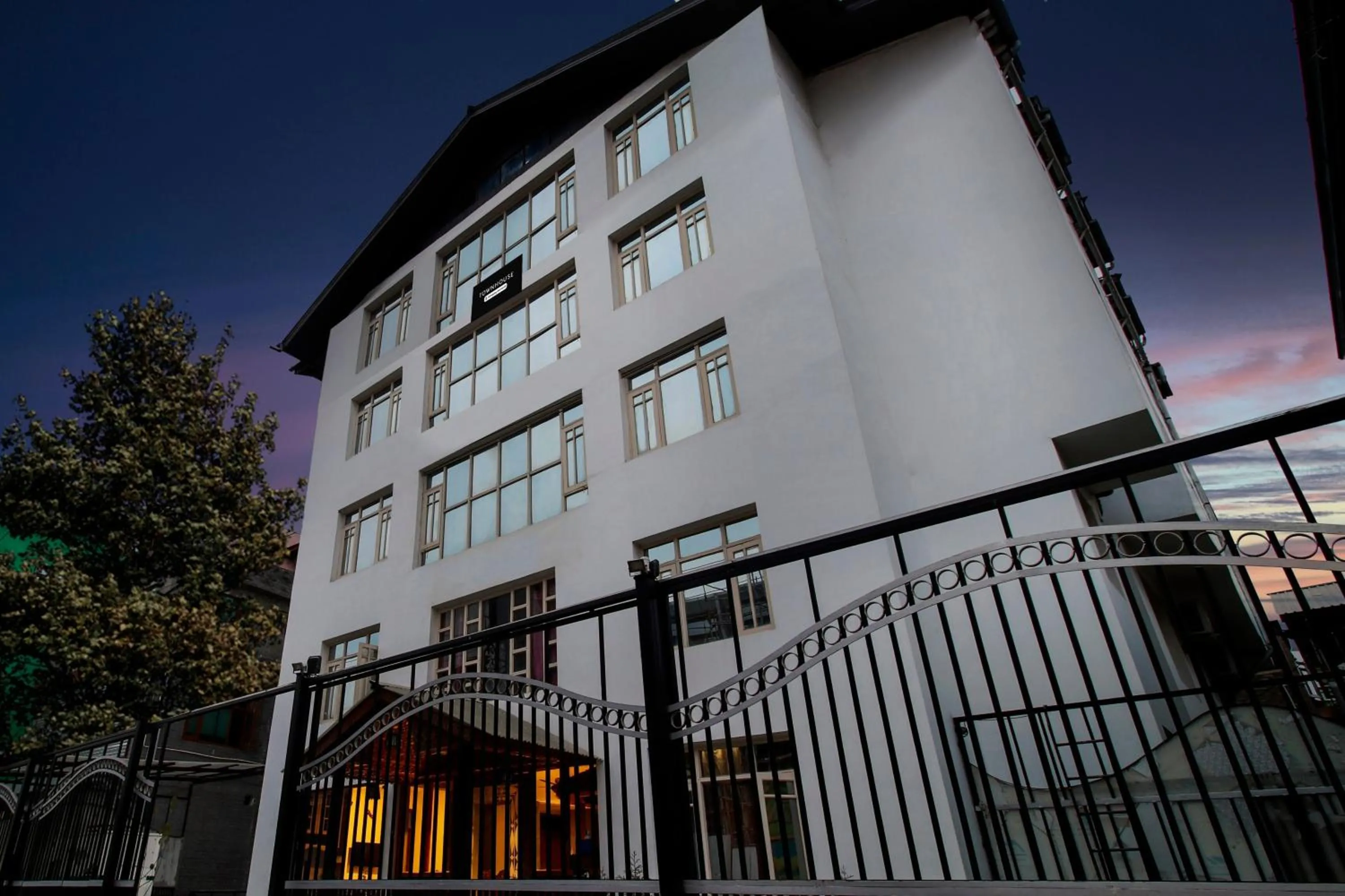 Facade/entrance in Super Townhouse Rajbagh Formerly Hotel Modern