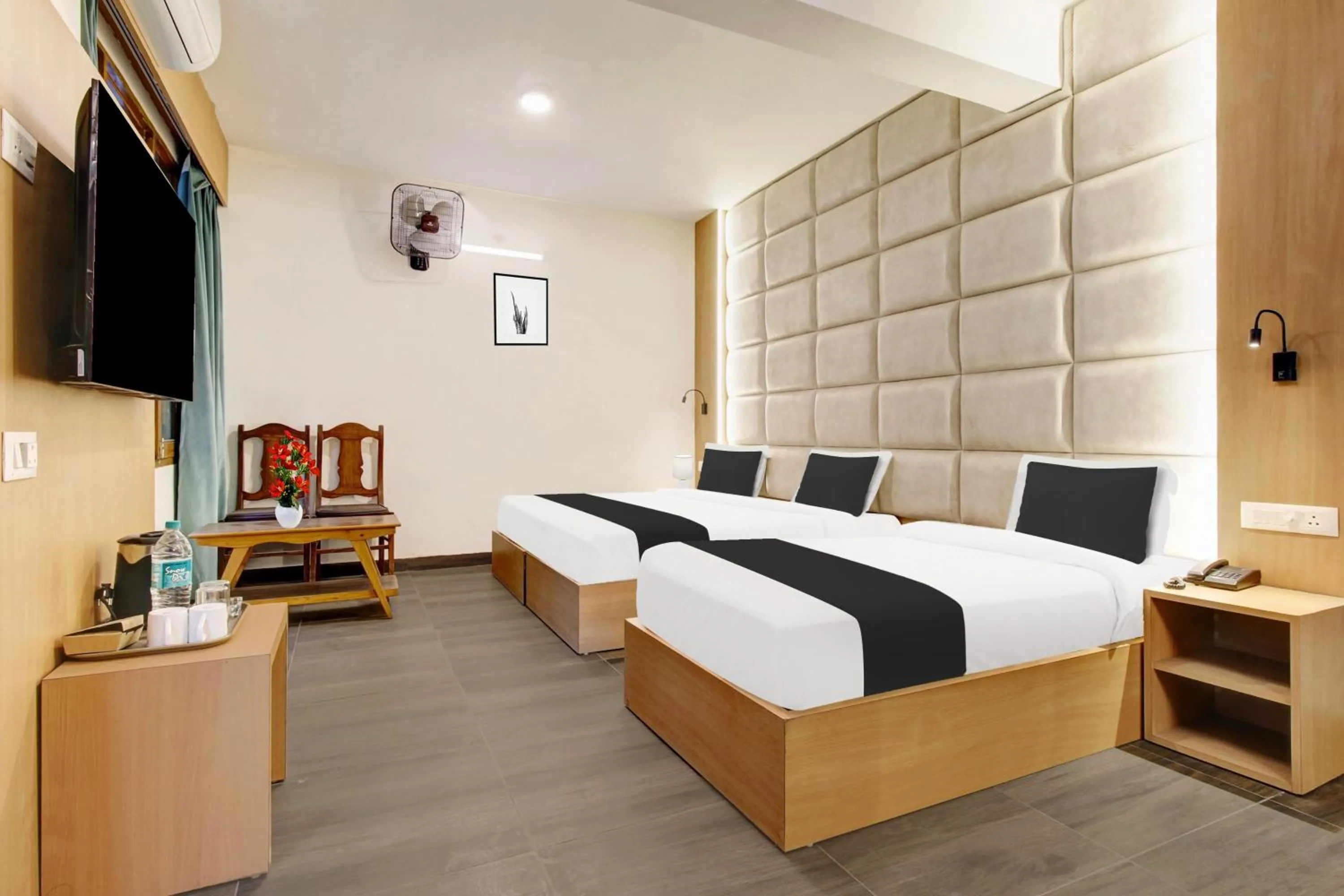Bedroom, Bed in Super Townhouse Rajbagh Formerly Hotel Modern
