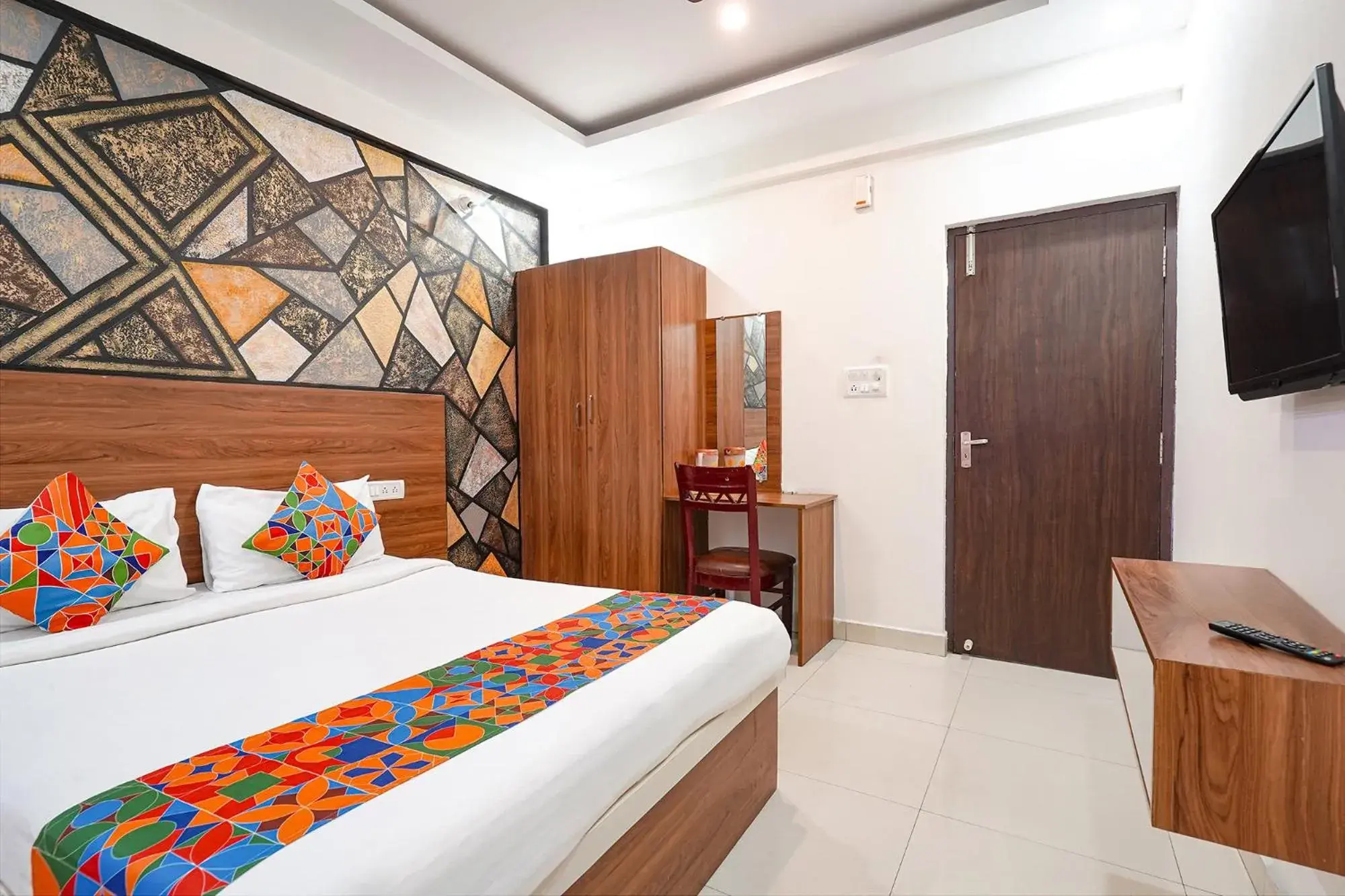 Deluxe Room in FabHotel Royal Comfort Madiwala - Nr Housr Road Deluxe Room in FabHotel Royal Comfort Madiwala - Nr Housr Road