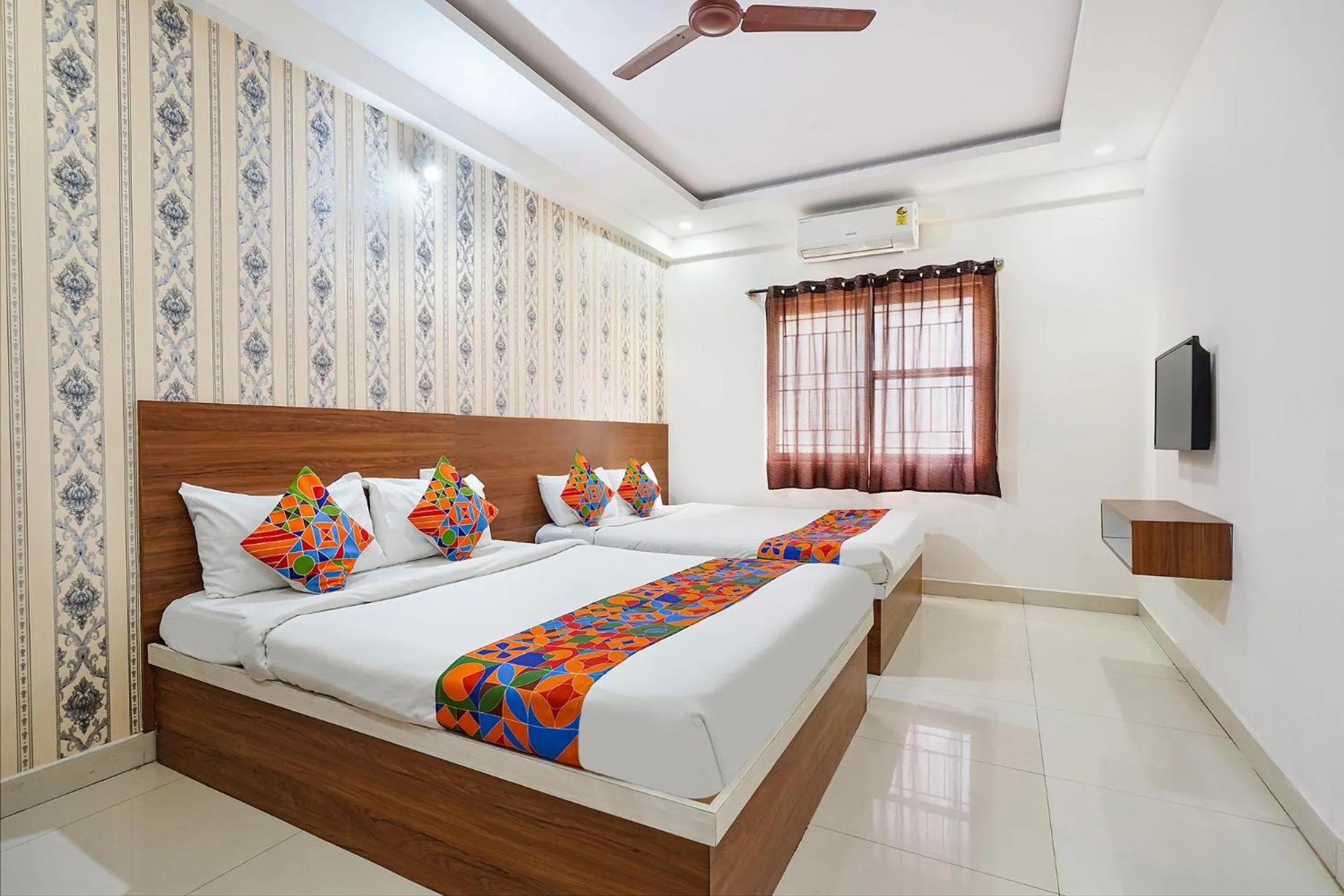 Family Room in FabHotel Royal Comfort Madiwala - Nr Housr Road