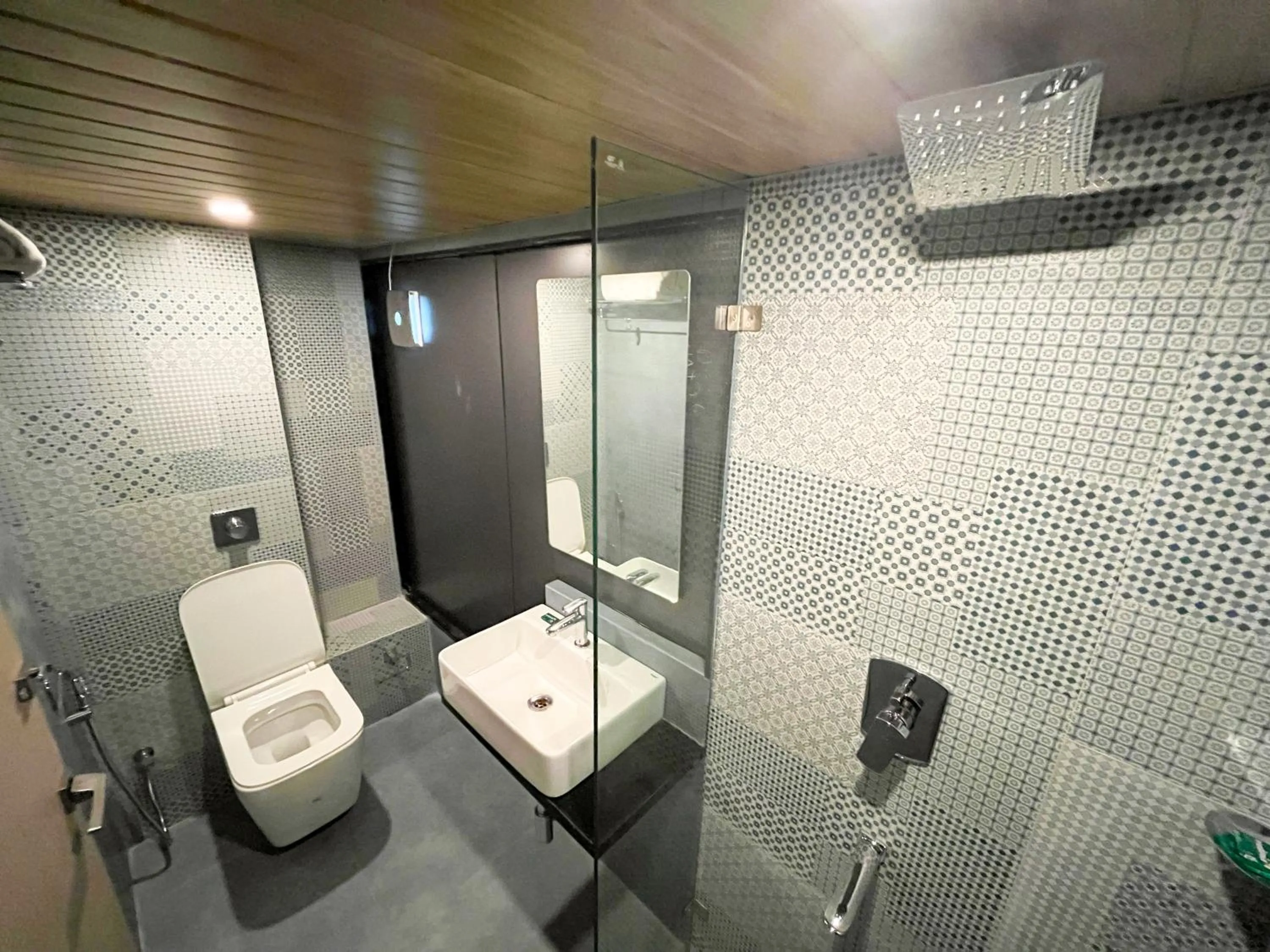 Toilet in Bandra Stays