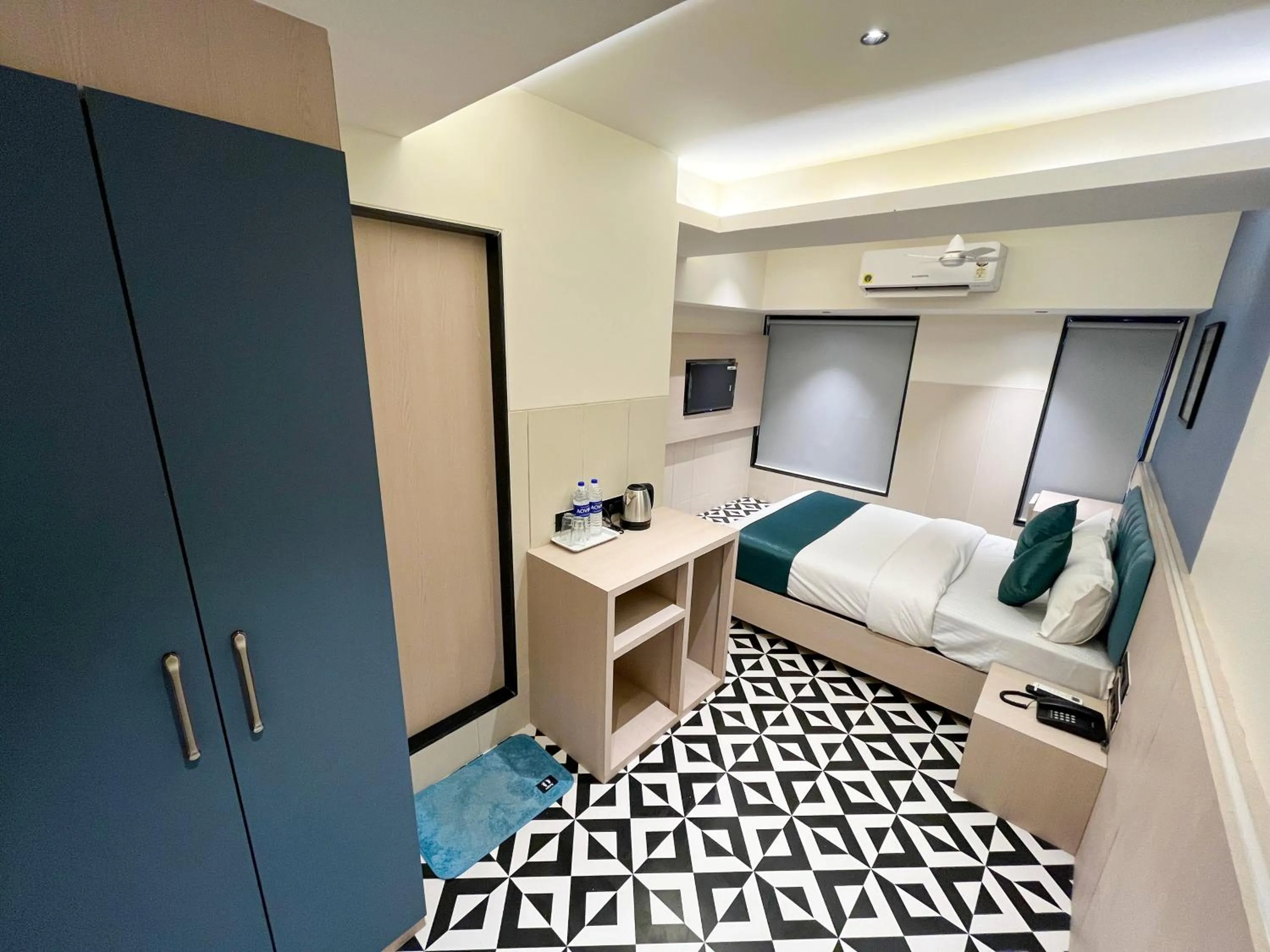 Photo of the whole room, Bed in Bandra Stays