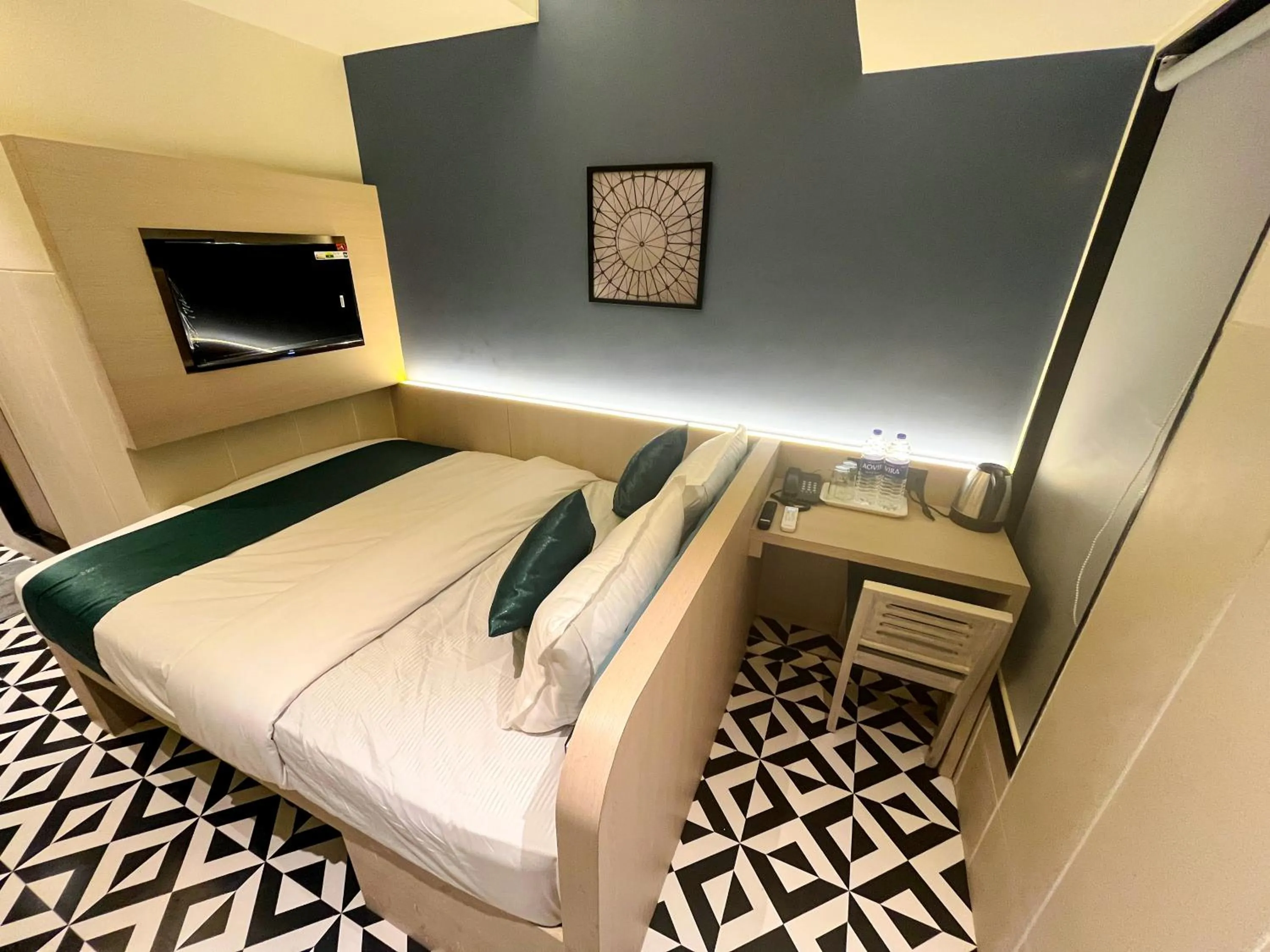 Photo of the whole room in Bandra Stays