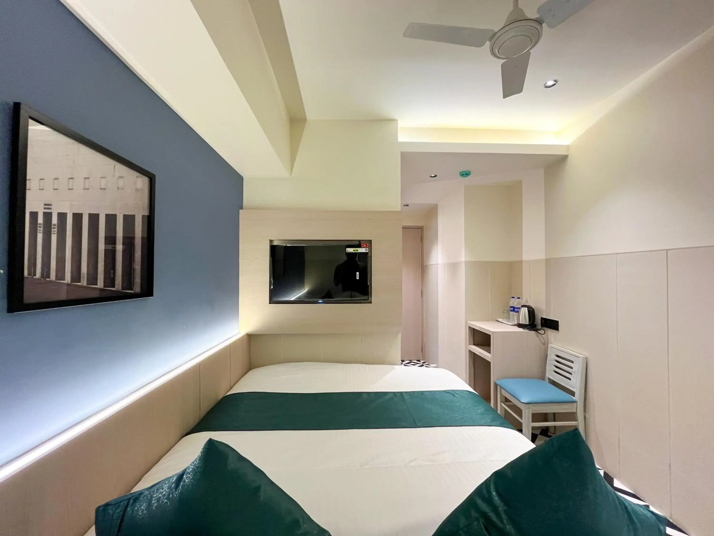 Bed in Bandra Stays Bed in Bandra Stays