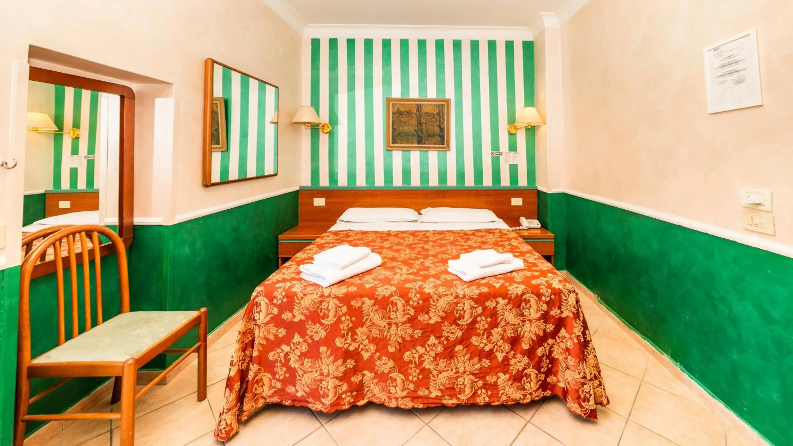 Bedroom, Bed in Hotel Center 3 Bedroom, Bed in Hotel Center 3