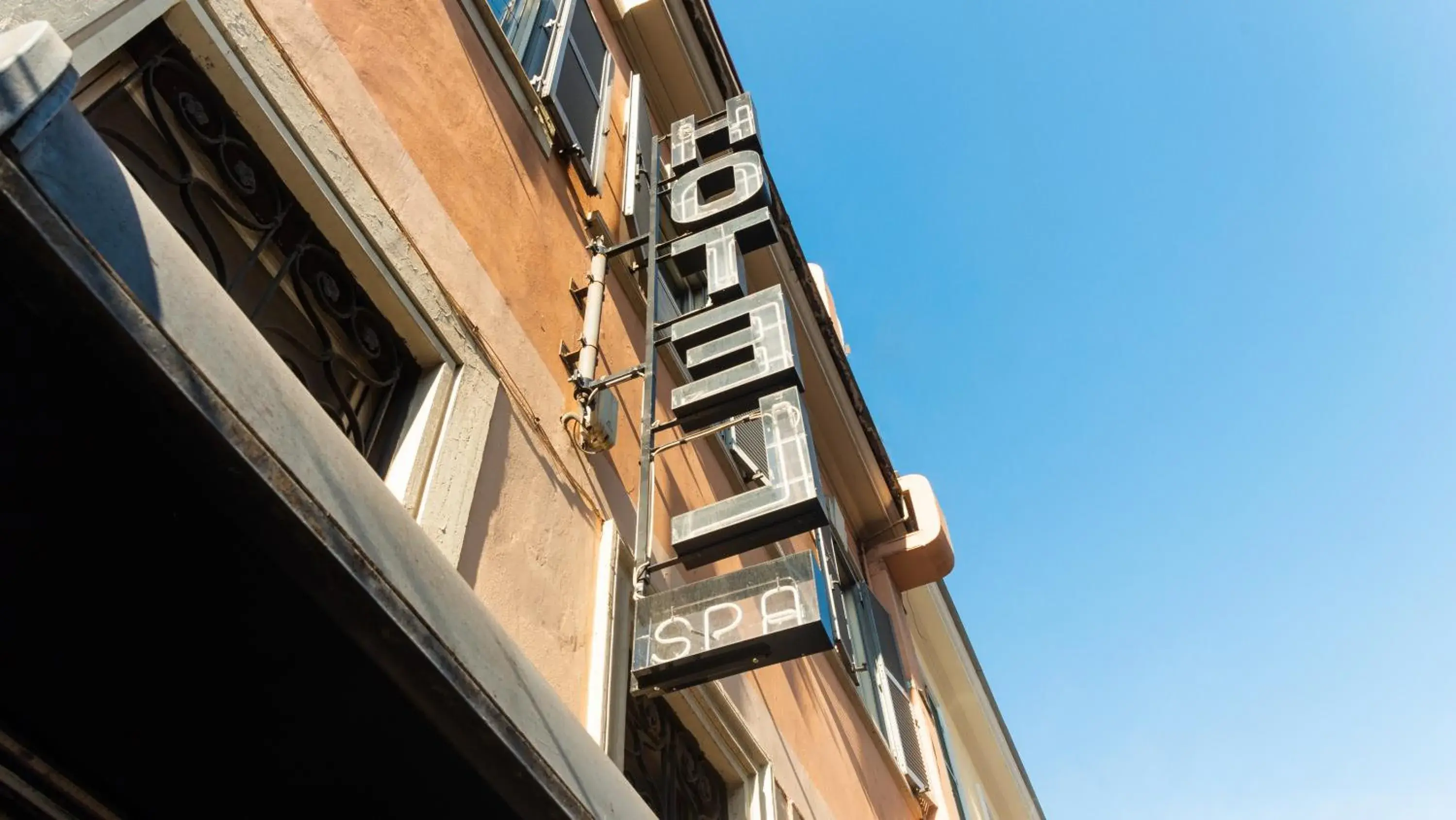 Property building in Hotel Center 3 Property building in Hotel Center 3