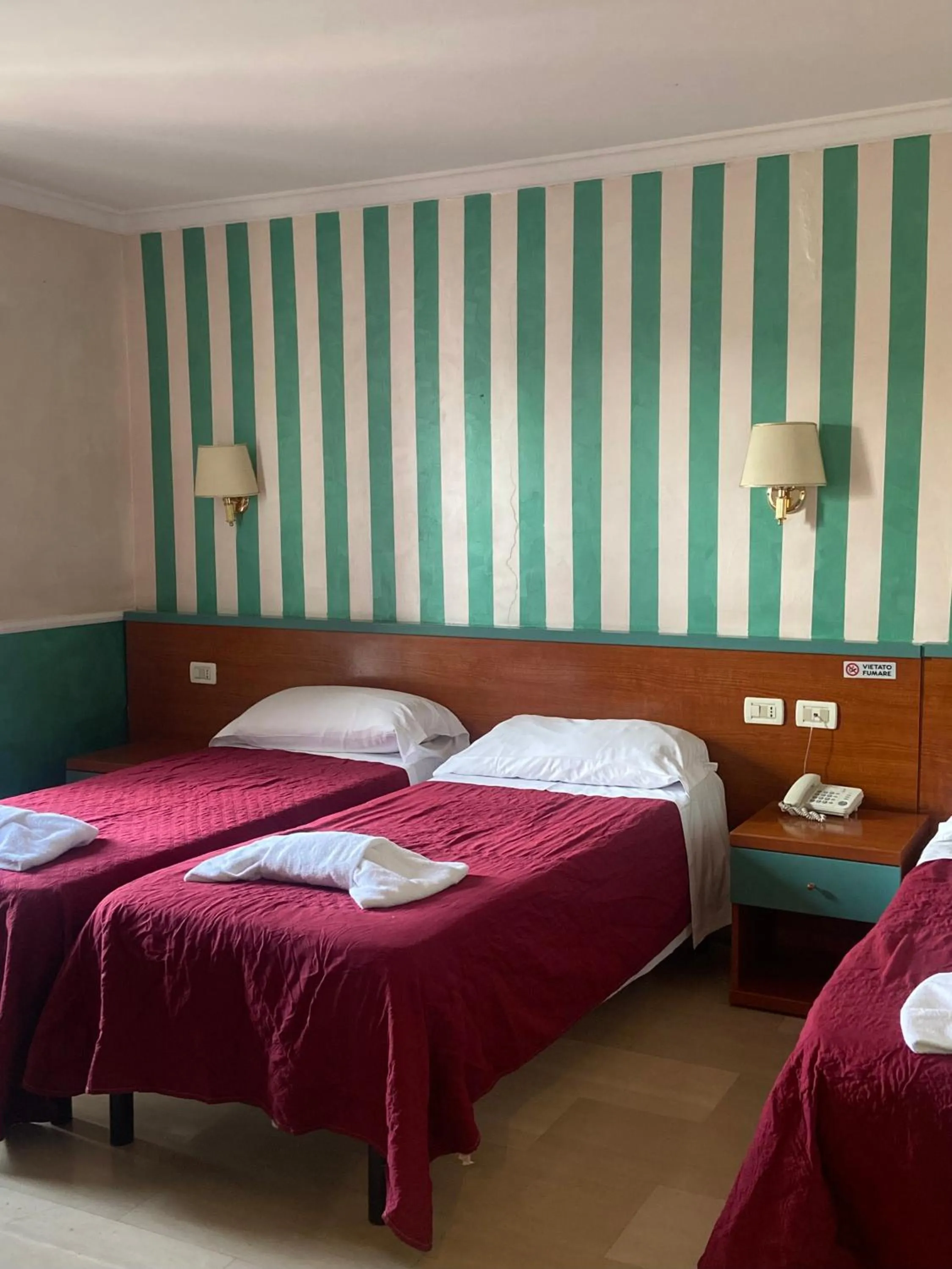 Bed in Hotel Center 3