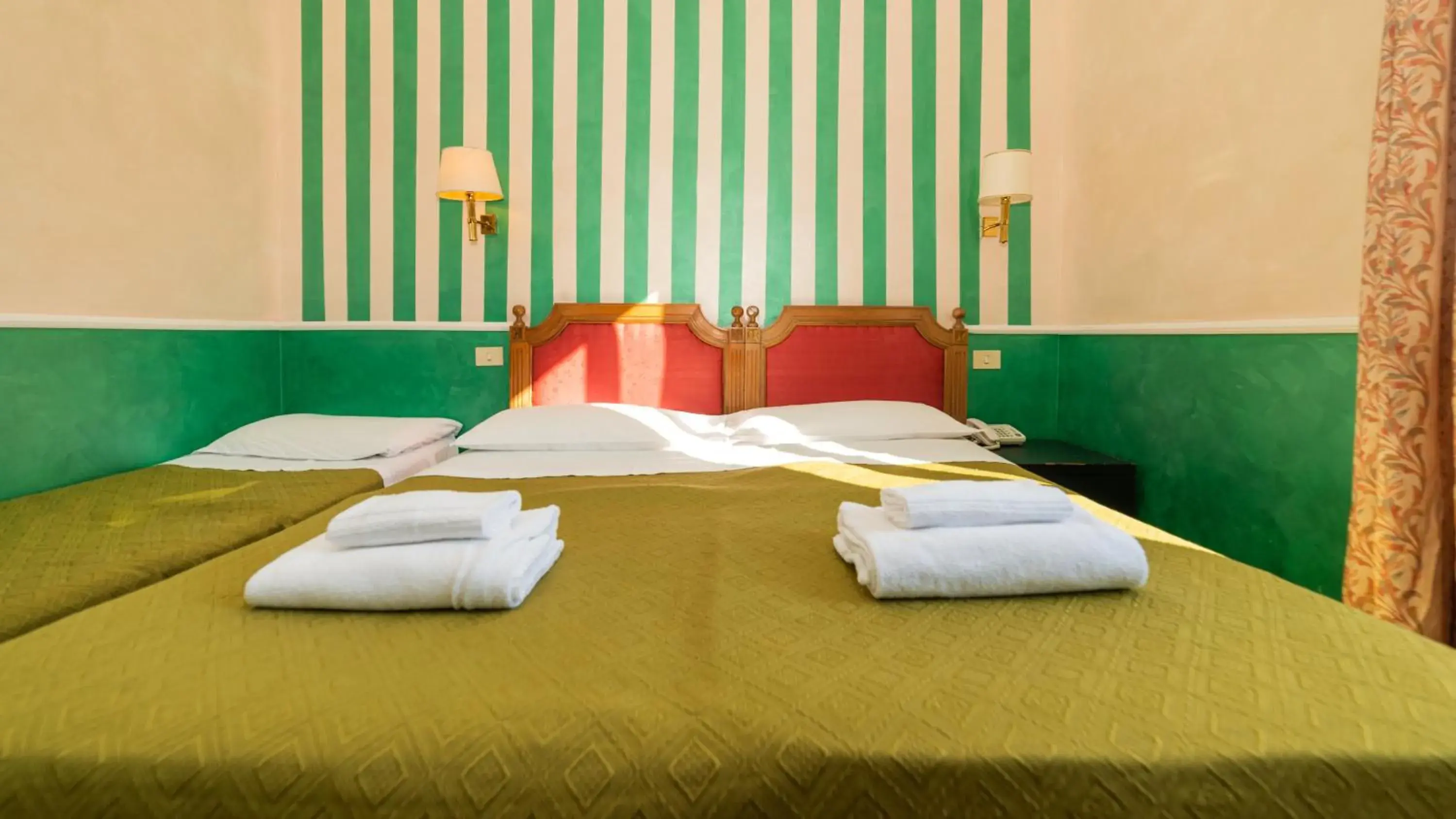 Bed in Hotel Center 3 Bed in Hotel Center 3