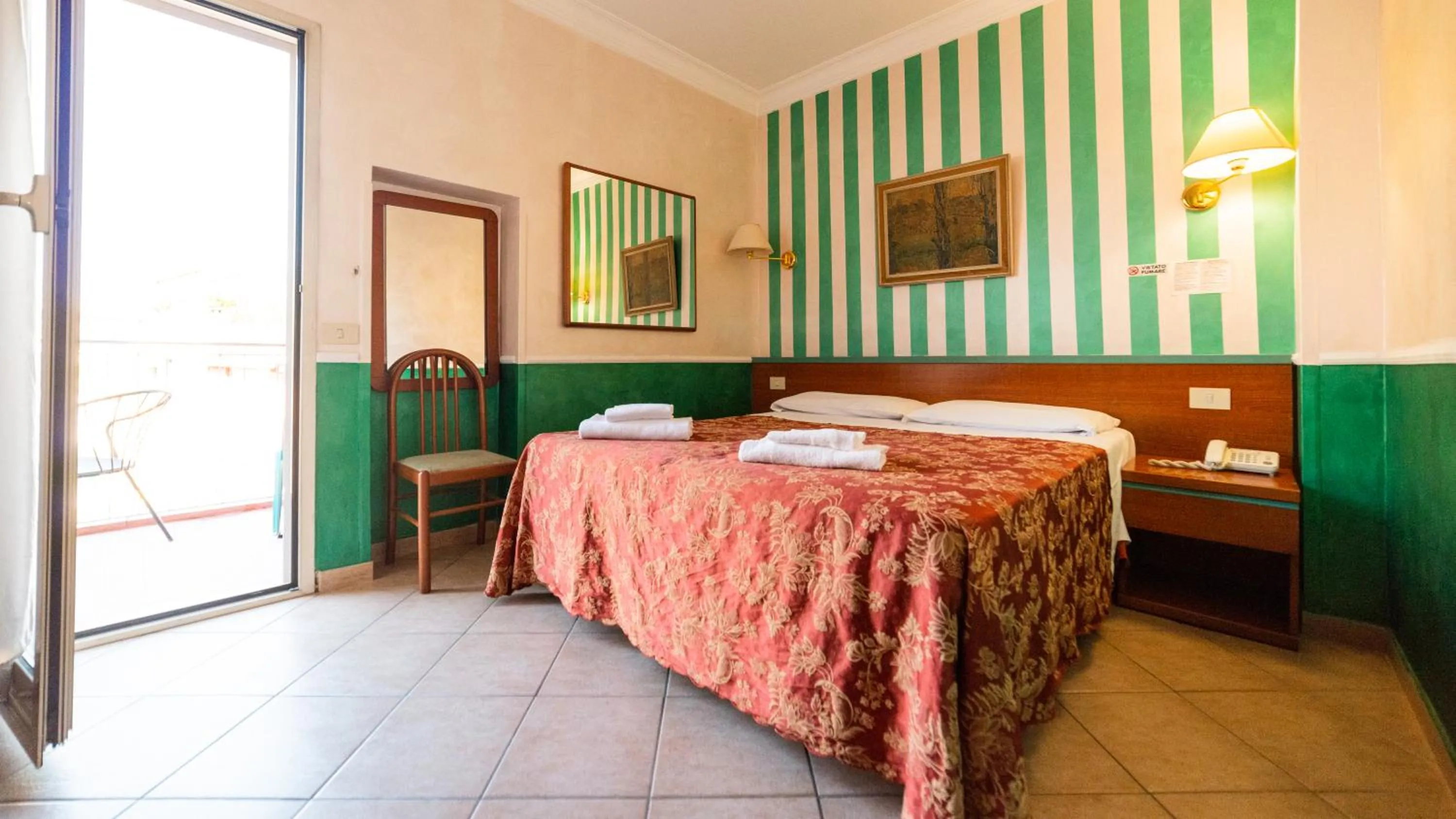 Bedroom, Bed in Hotel Center 3