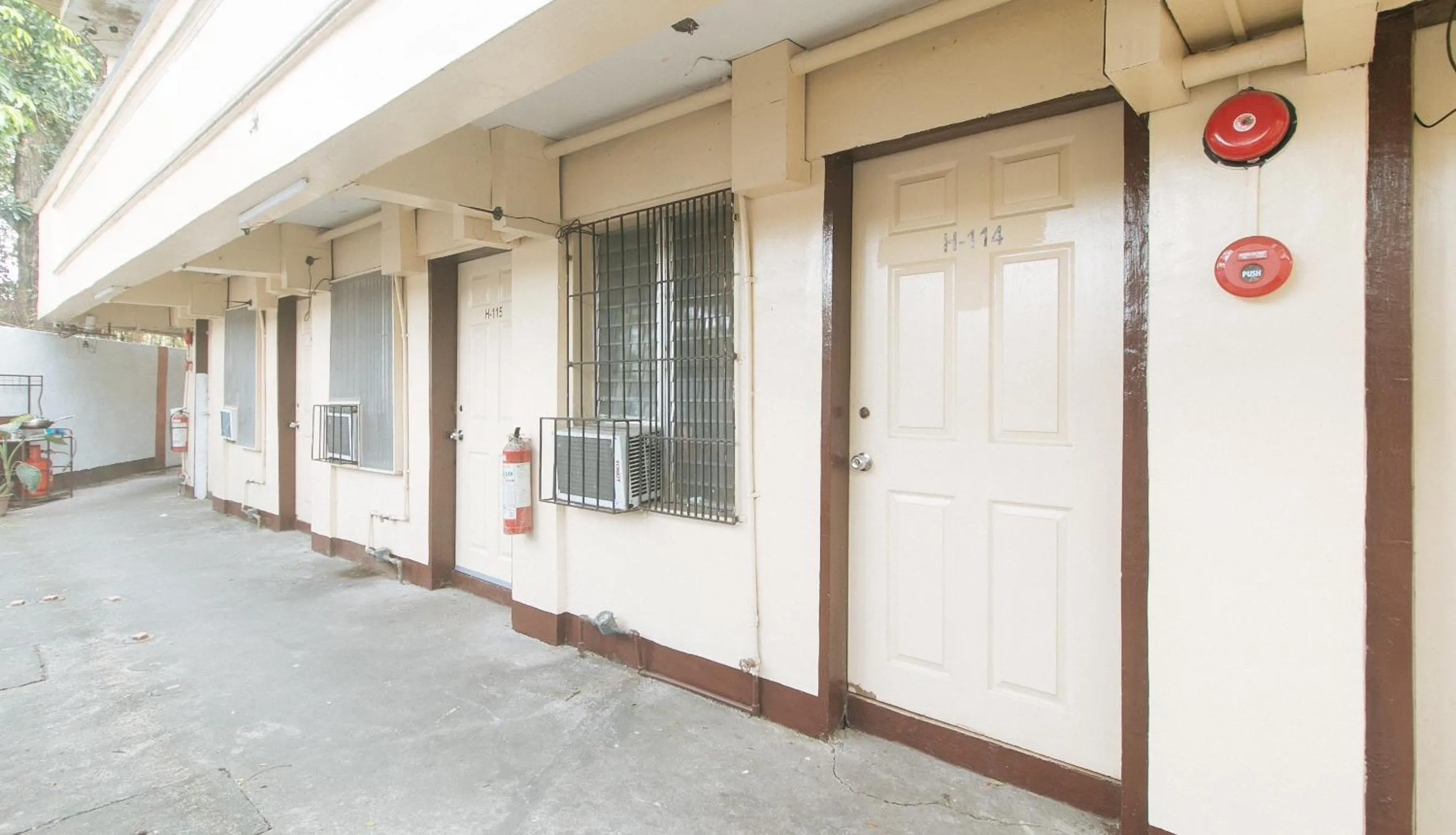 Facade/entrance in RedDoorz at City Stay Inns Marilao