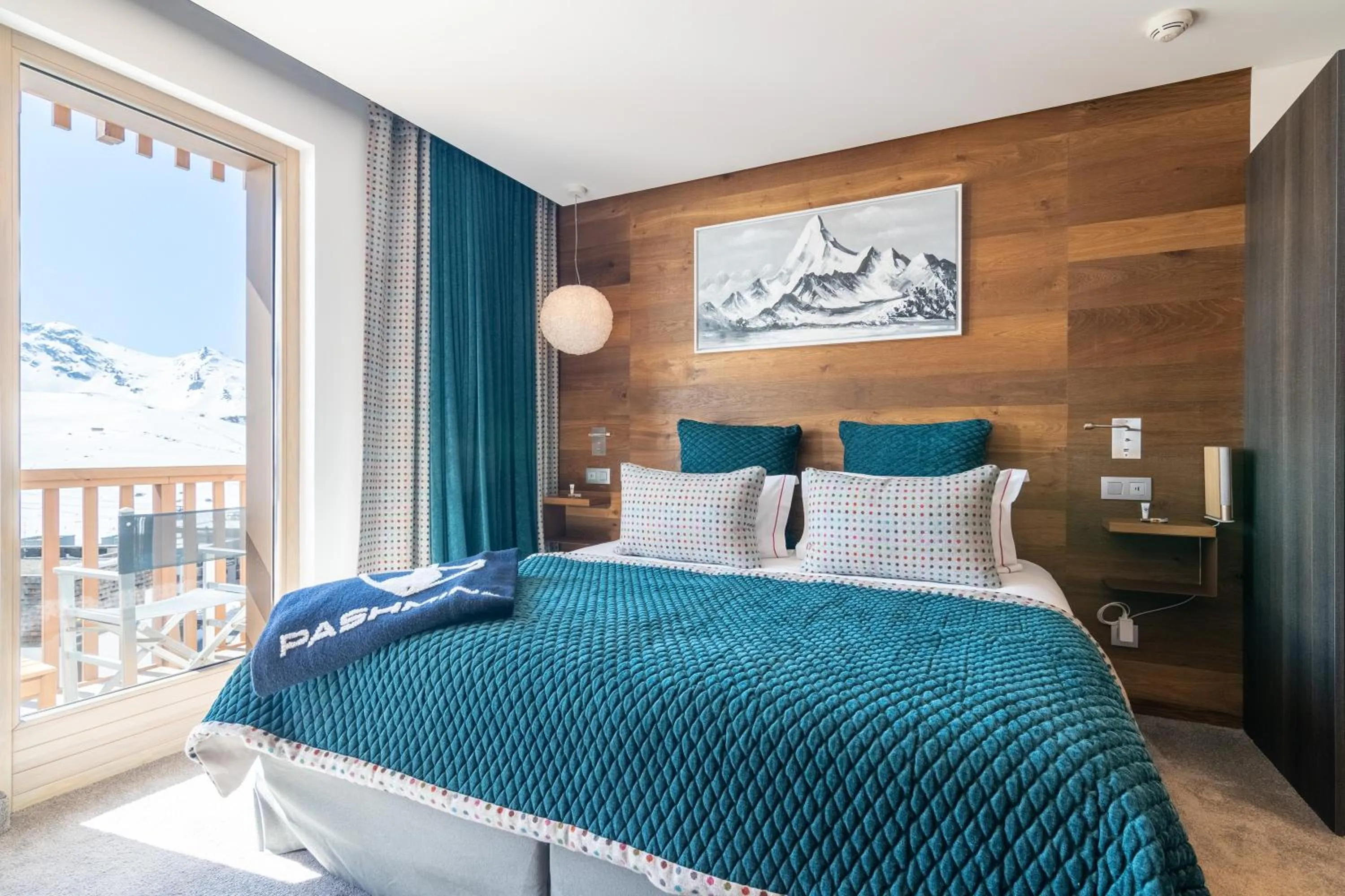 Bed in Hotel Pashmina Le Refuge