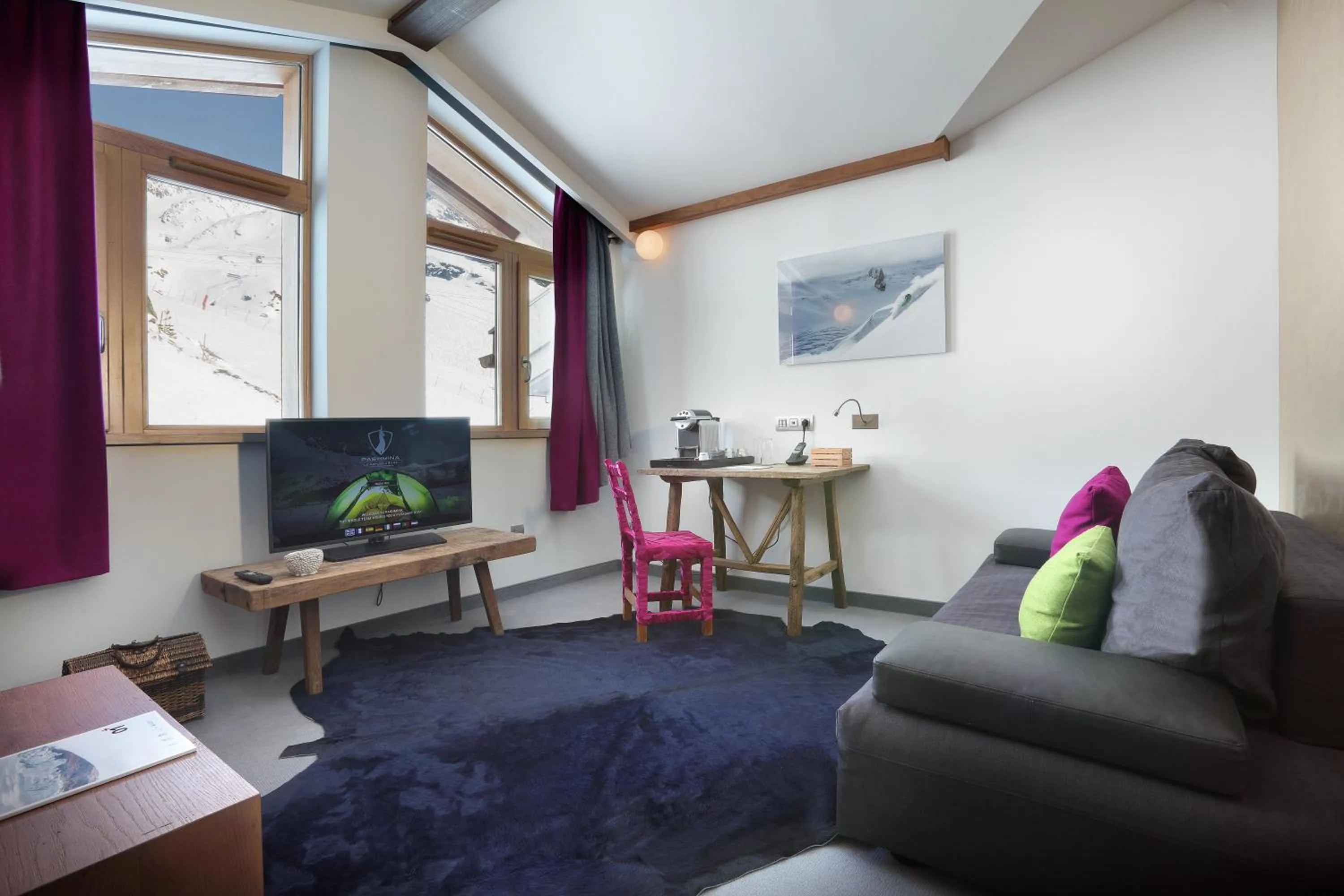 Seating area in Hotel Pashmina Le Refuge