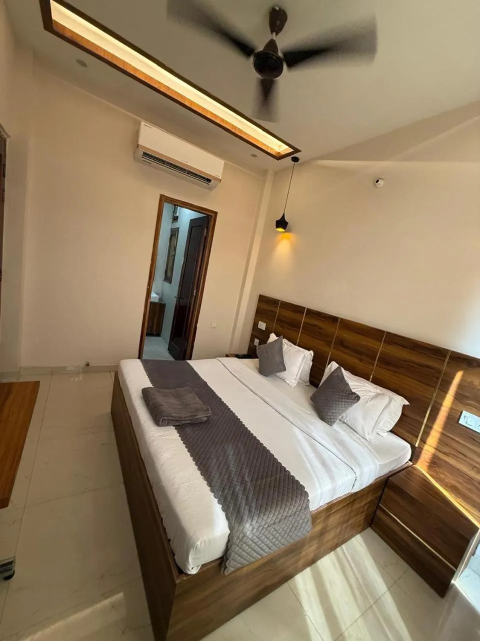 Bedroom, Bed in Hotel kartik