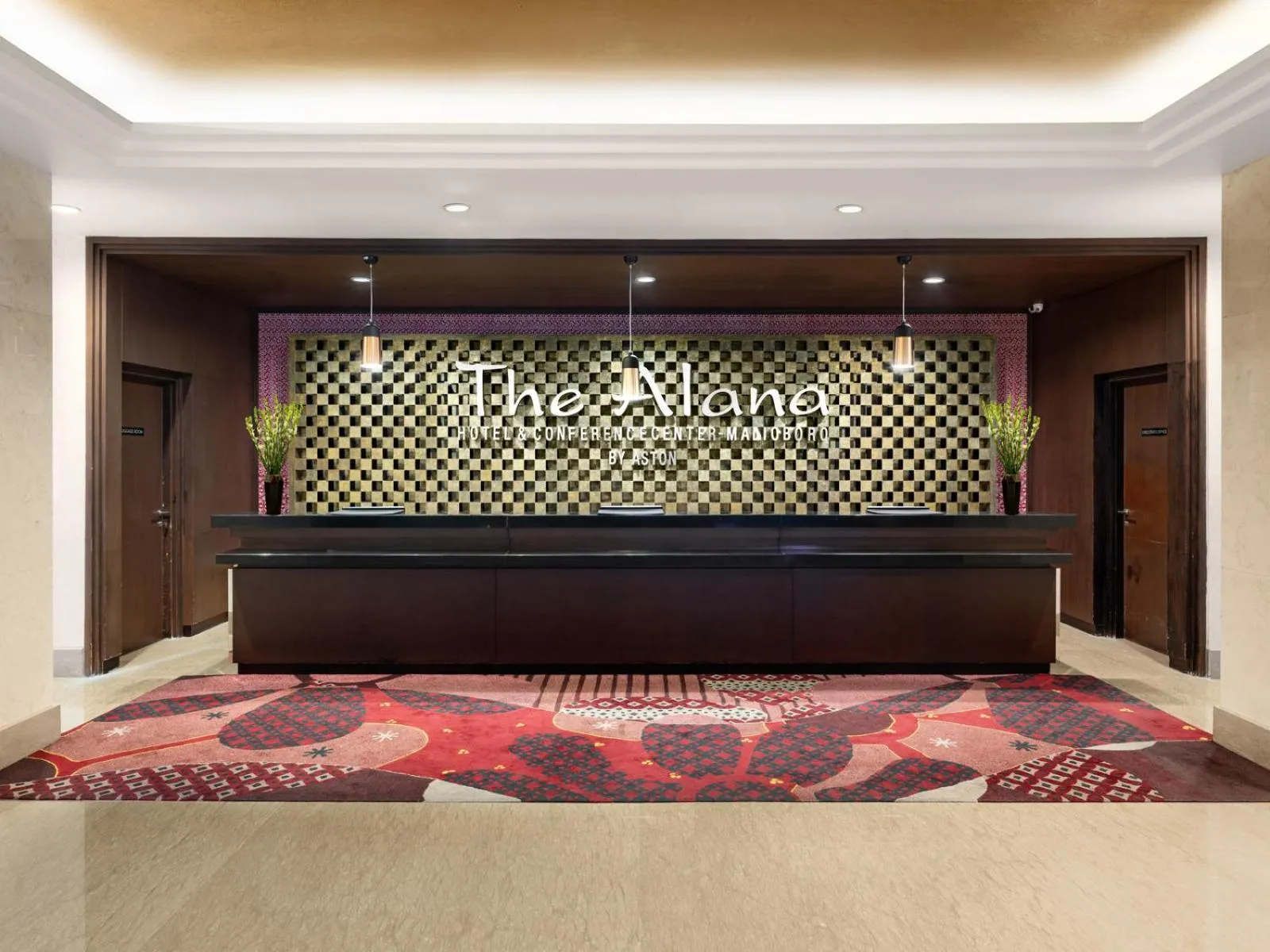 Lobby or reception, Bed in The Alana Hotel & Conference Center Malioboro Yogyakarta by ASTON