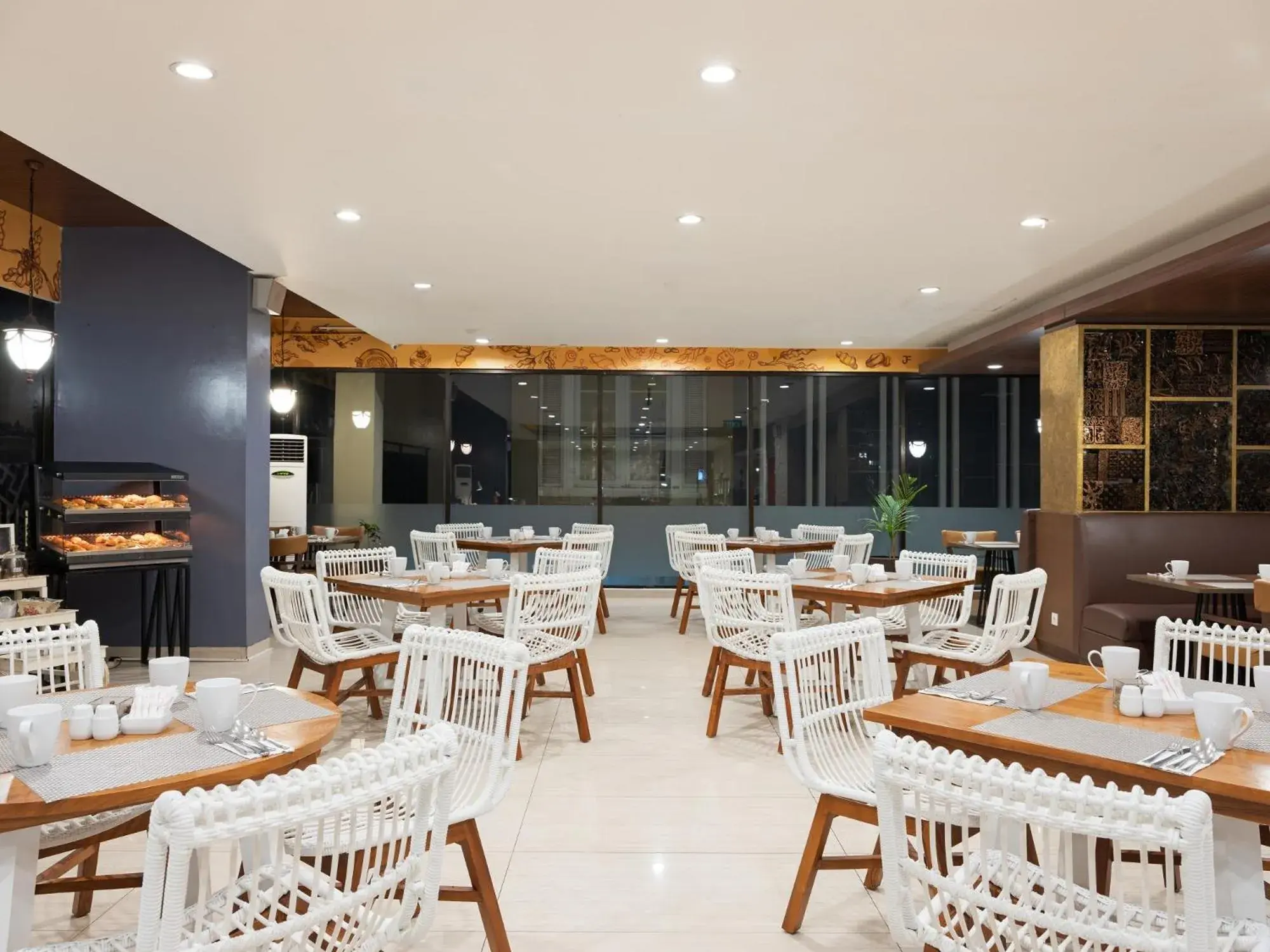 Restaurant/places to eat in The Alana Hotel & Conference Center Malioboro Yogyakarta by ASTON Restaurant/places to eat in The Alana Hotel & Conference Center Malioboro Yogyakarta by ASTON