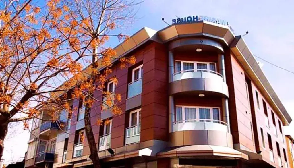 Property building in Büyükada Marine House Hotel Property building in Büyükada Marine House Hotel