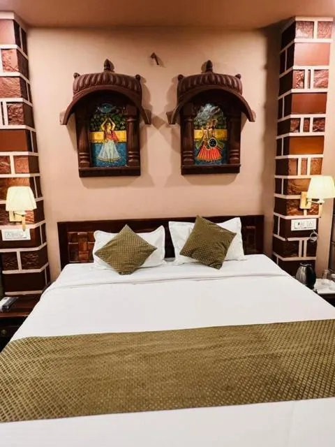 Property building, Bed in The Raj Heritage