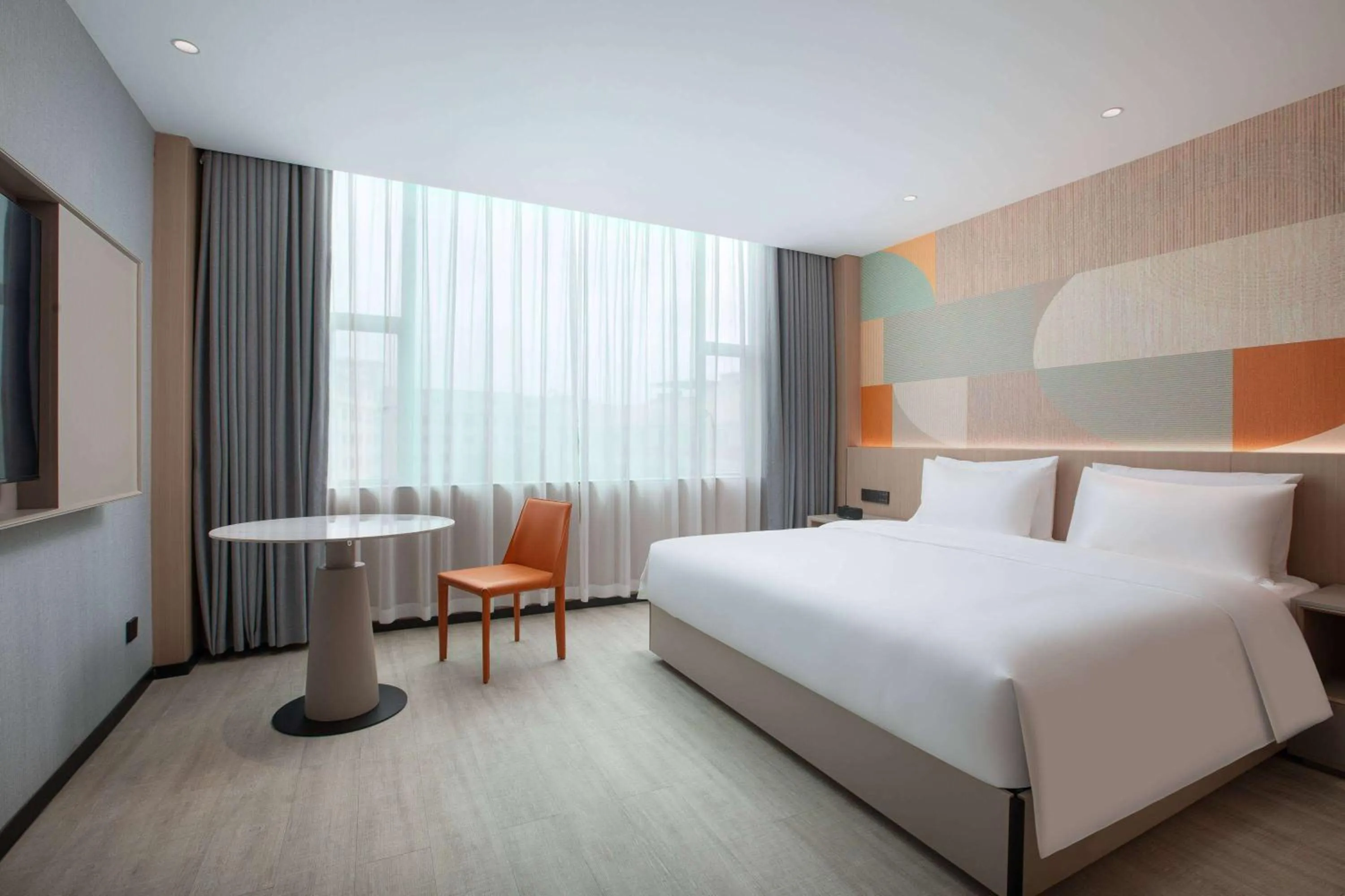 Photo of the whole room, Bed in Hawthorn by Wyndham Guangzhou Baiyun Airport