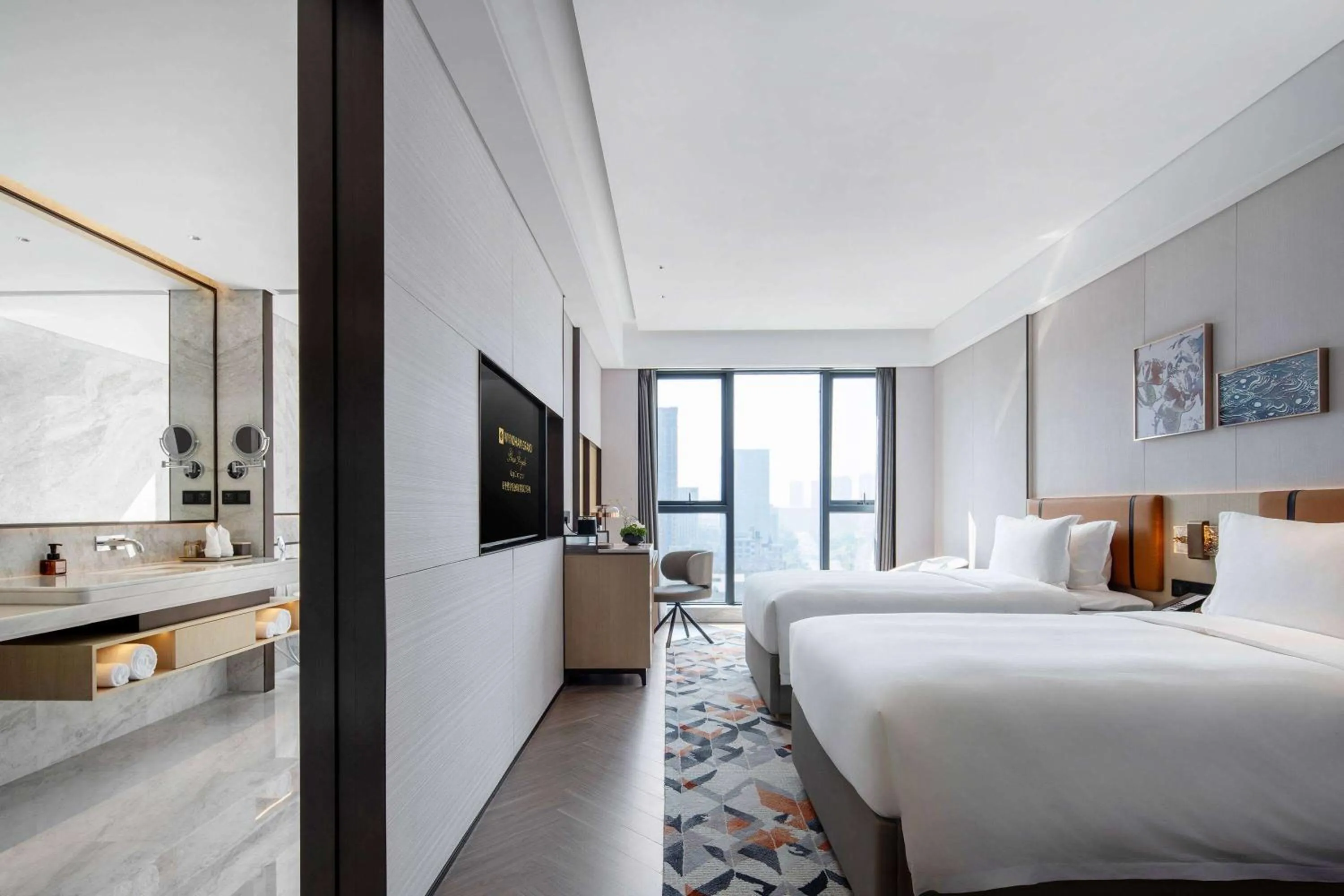 Photo of the whole room, Bed in Wyndham Grand Plaza Royale Lugu Changsha