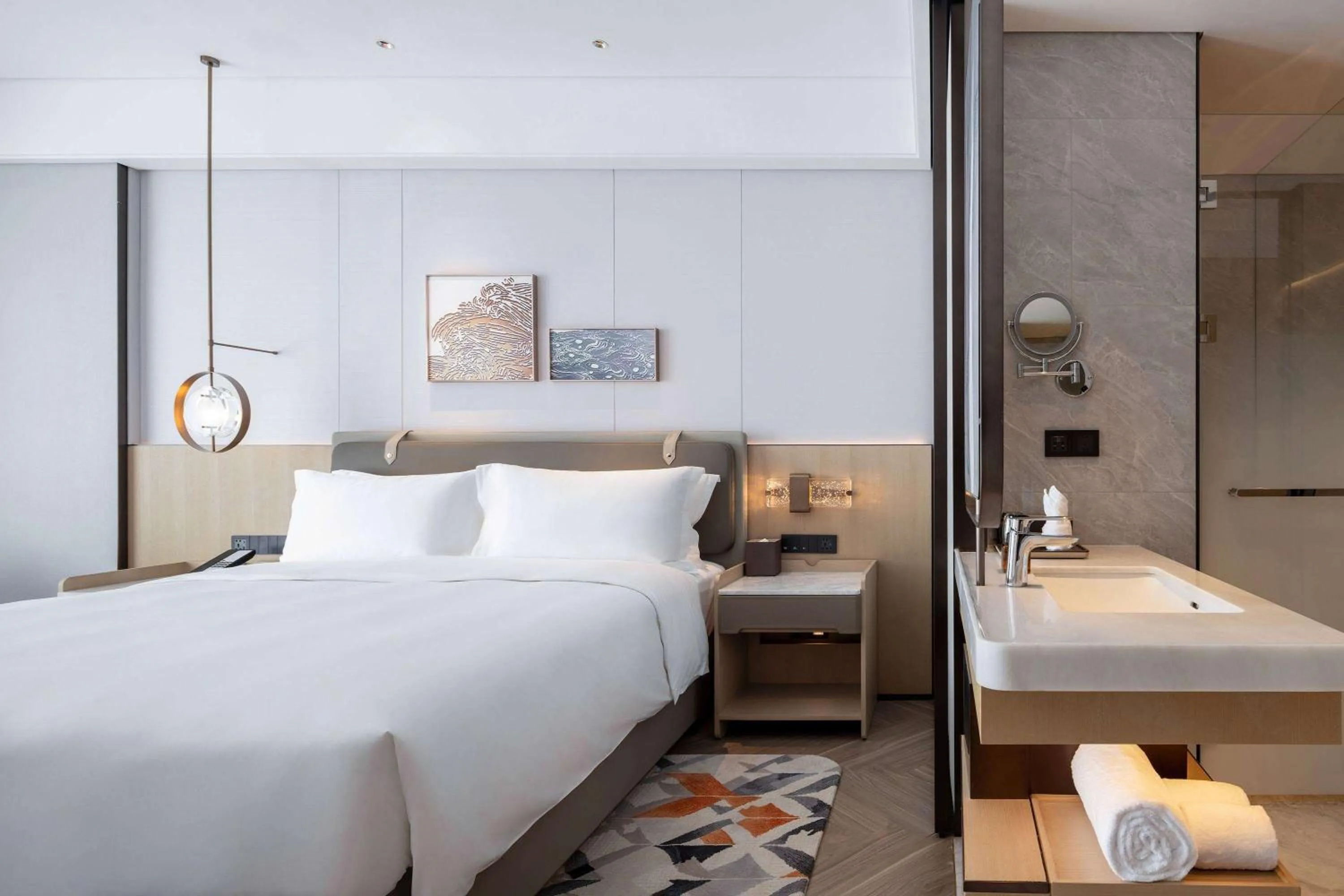 Photo of the whole room, Bed in Wyndham Grand Plaza Royale Lugu Changsha