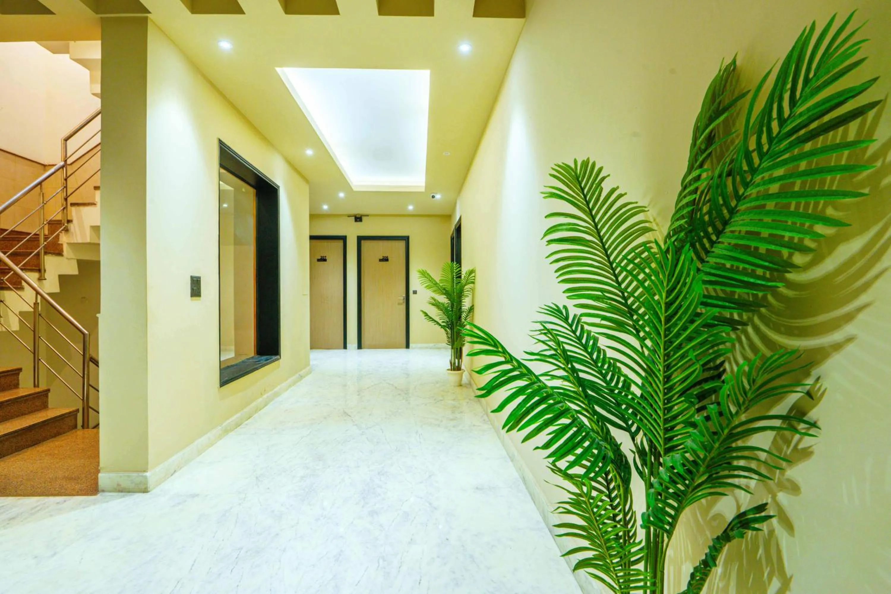 Lobby or reception in Treebo Royal City