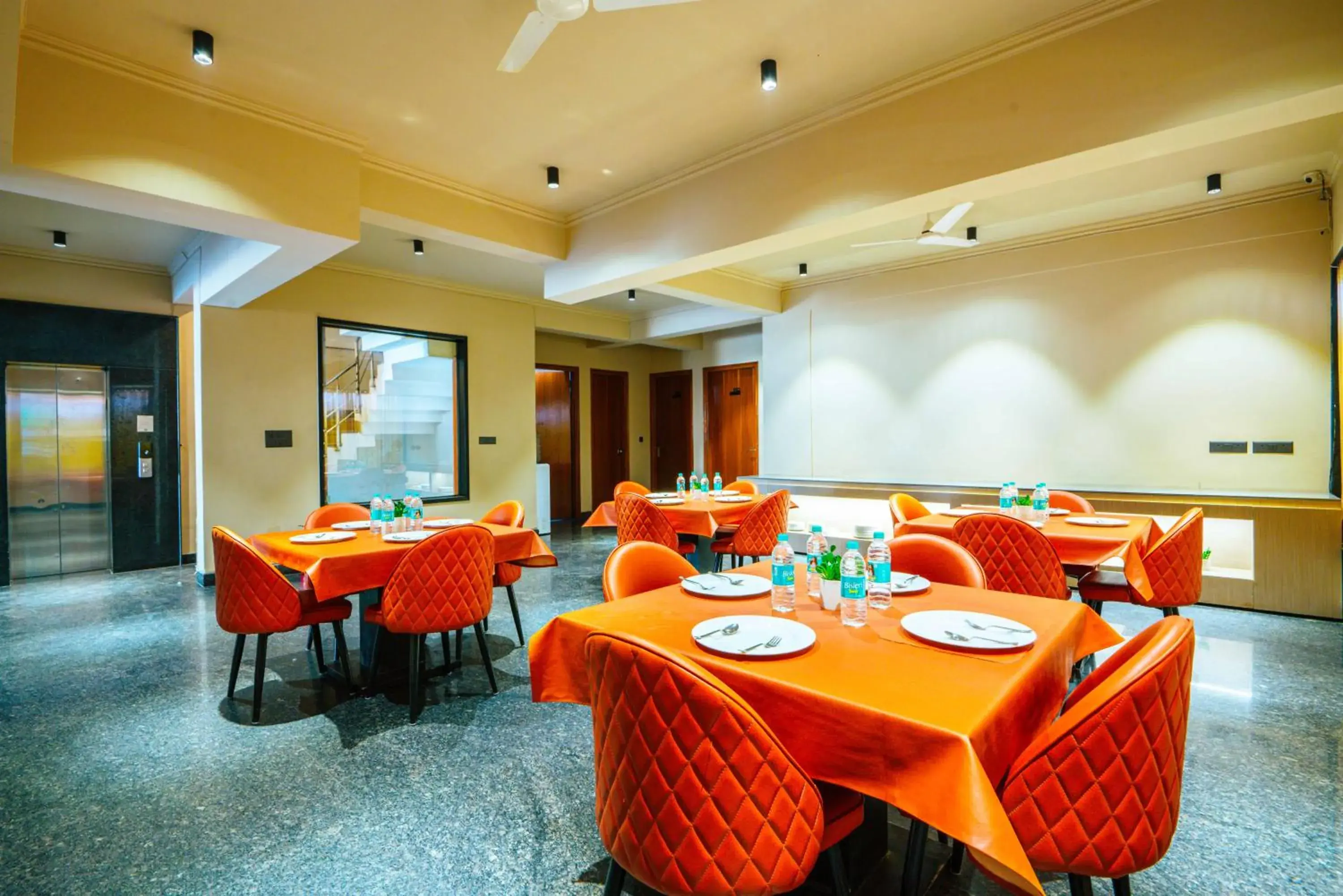 Restaurant/places to eat in Treebo Royal City Restaurant/places to eat in Treebo Royal City