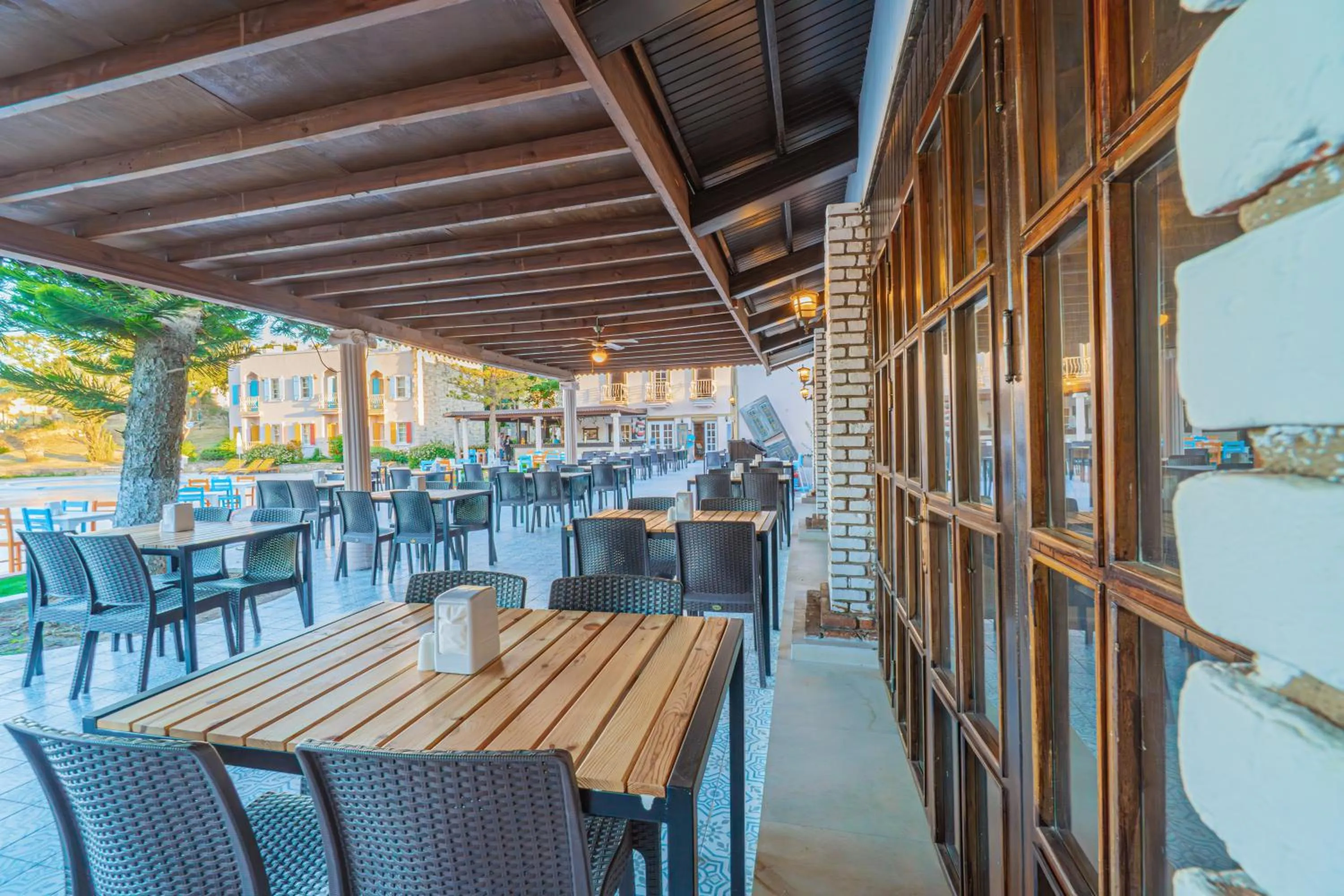 Restaurant/places to eat in Alexander The Great Resort & Spa