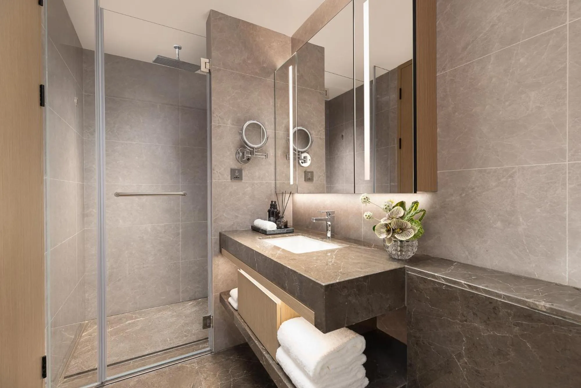 Shower in Somerset Wanxia Shenzhen