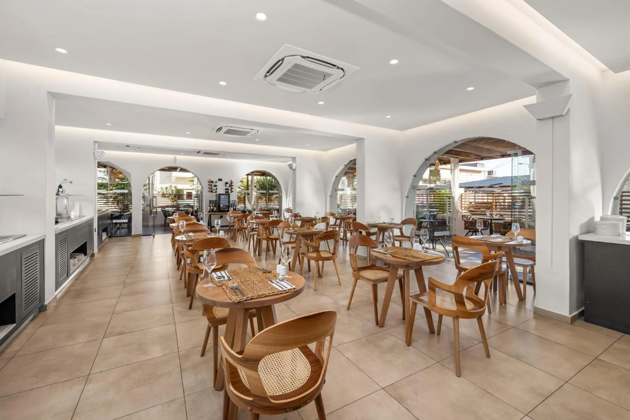 Restaurant/places to eat in Cabana Blu Lifestyle Boutique Hotel & Suites