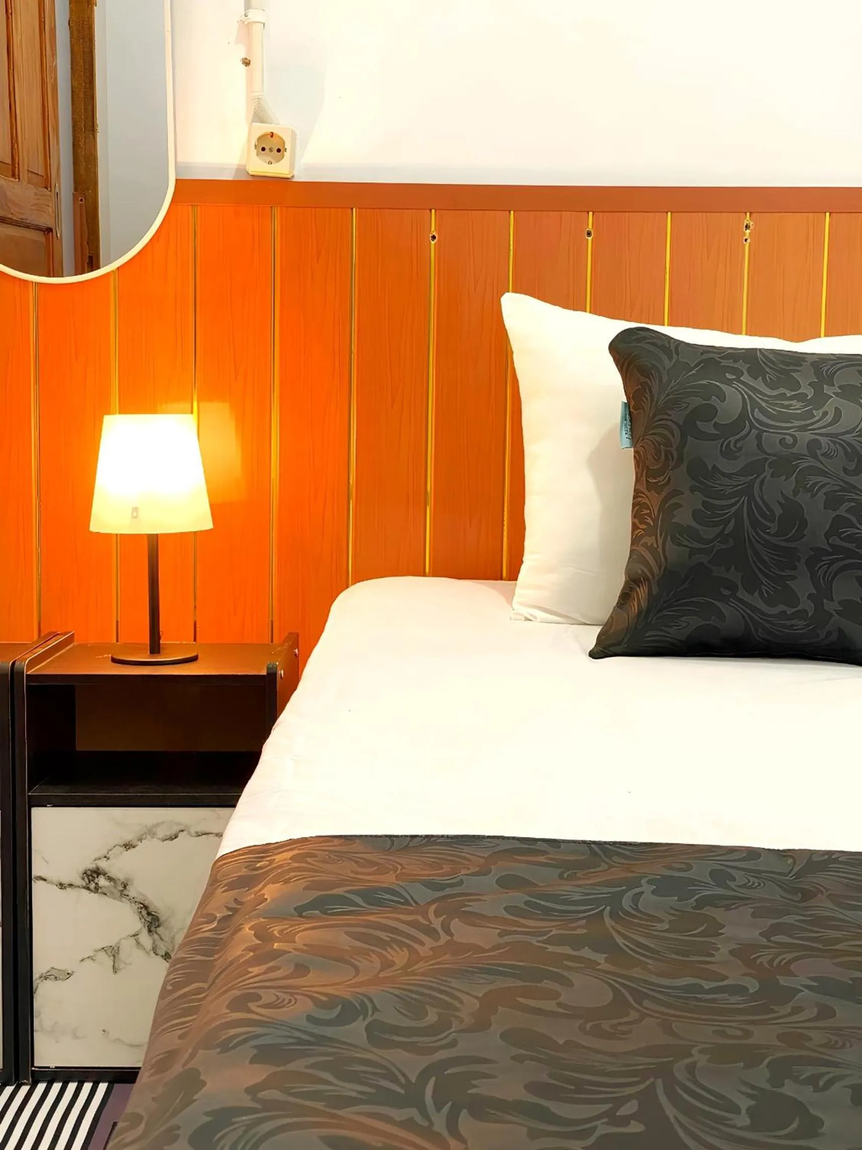 Bed in Jogja Day Inn