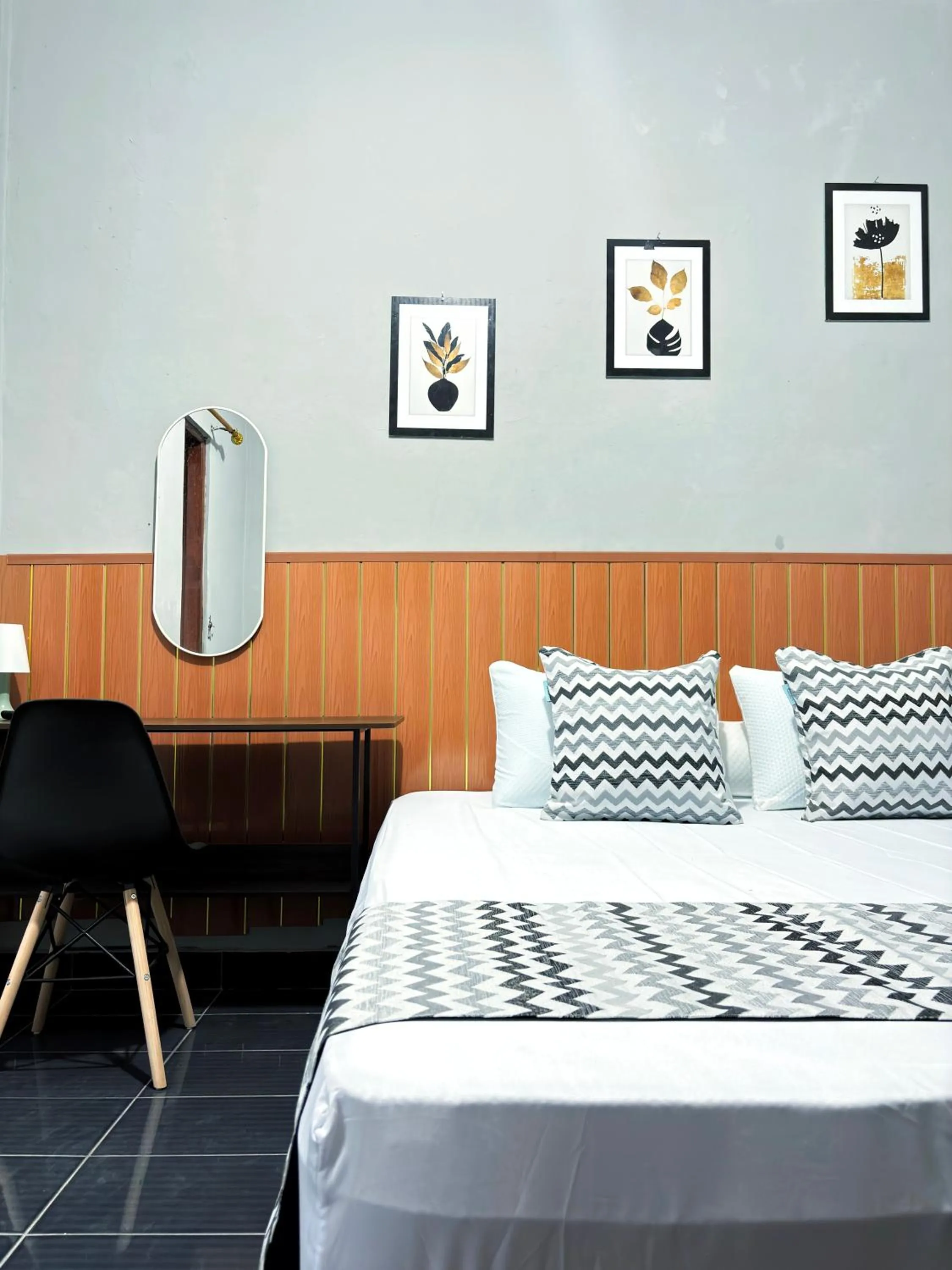 Property building, Bed in Jogja Day Inn