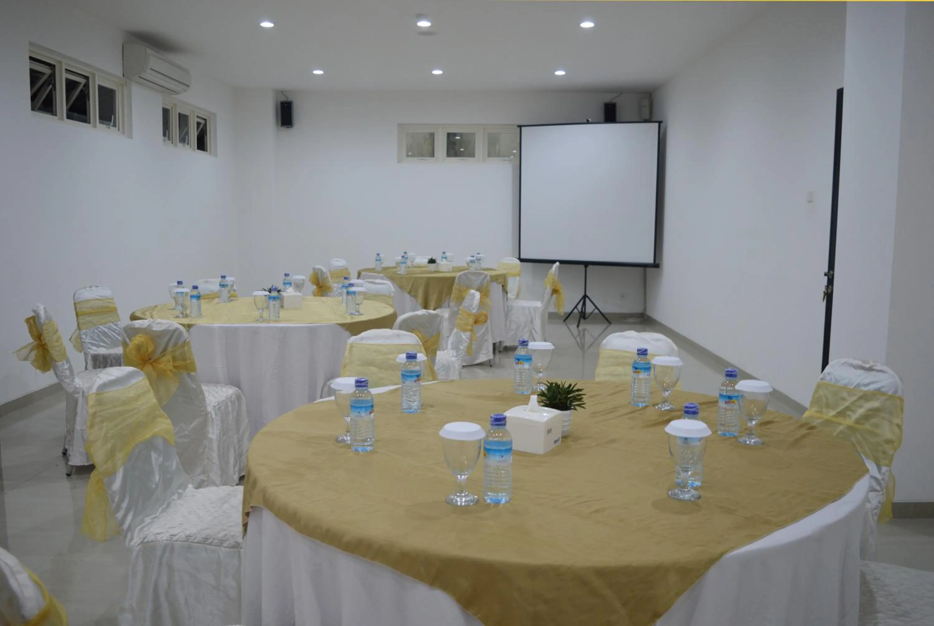 Banquet/Function facilities in M Hotel