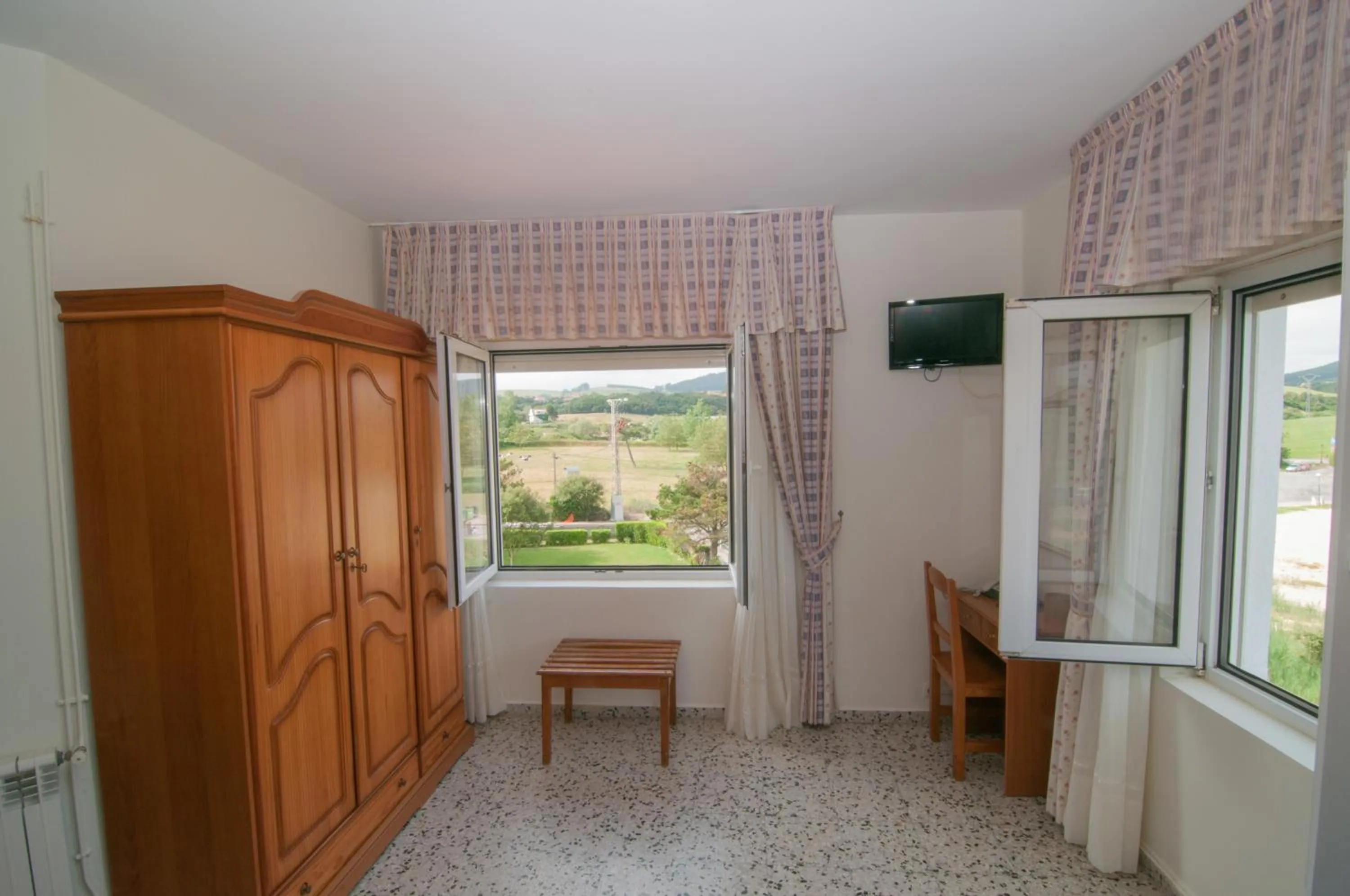 Photo of the whole room in Hotel Costa de Ajo