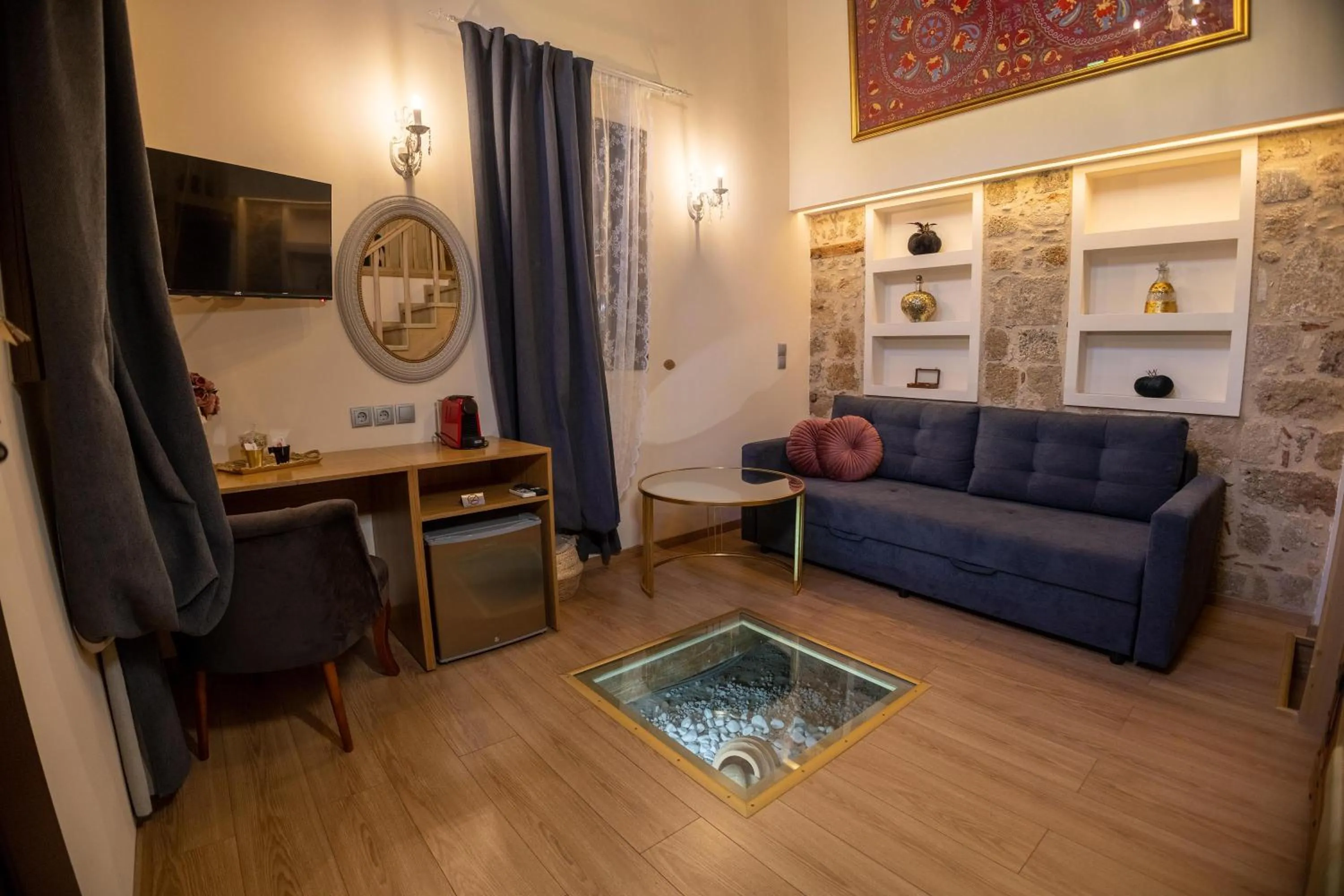 TV and multimedia in April Medieval Hotel