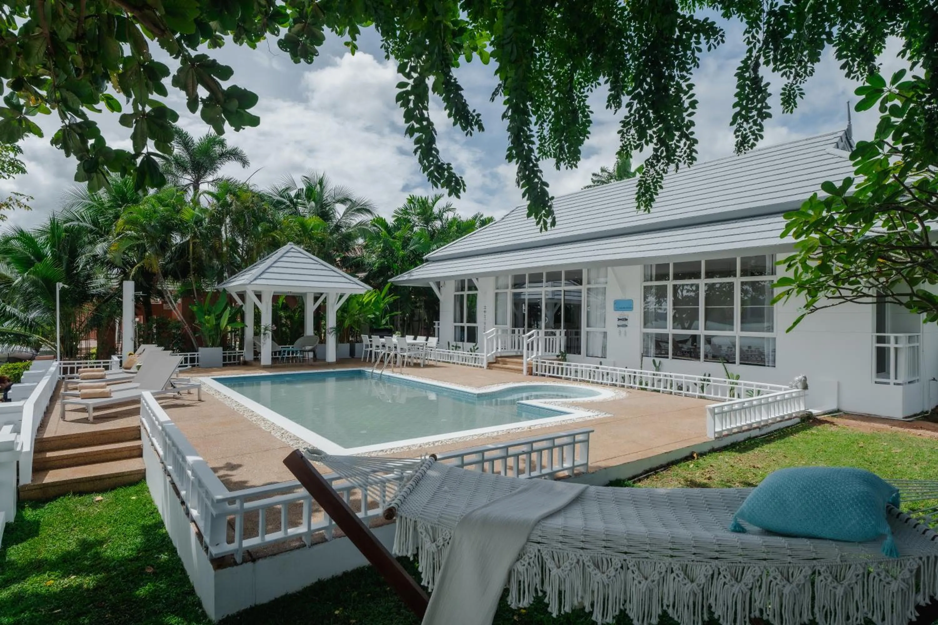 Seaside Bliss Beach Villa Rawai