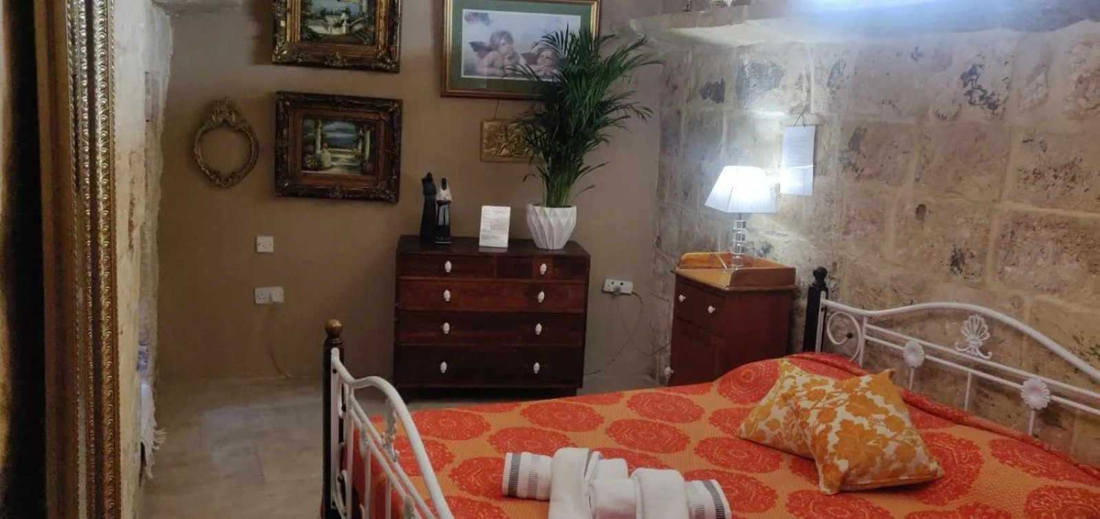 Bedroom, Bed in Villa Buddha