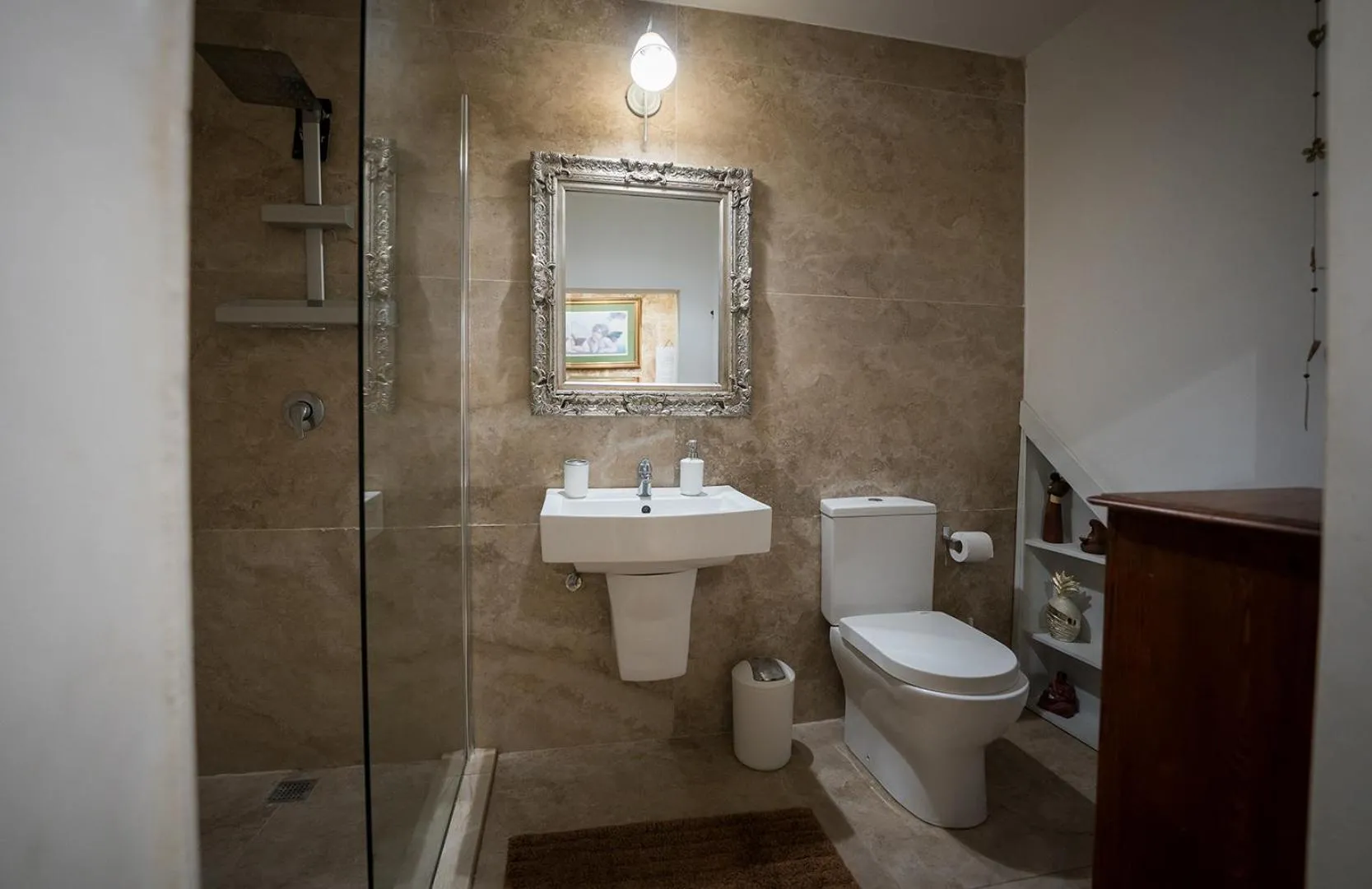 Shower in Villa Buddha