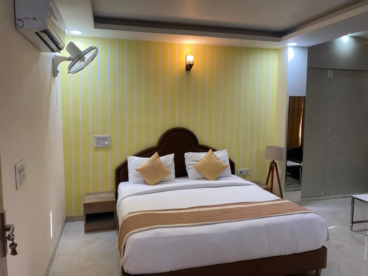 Bed in Immense Residency