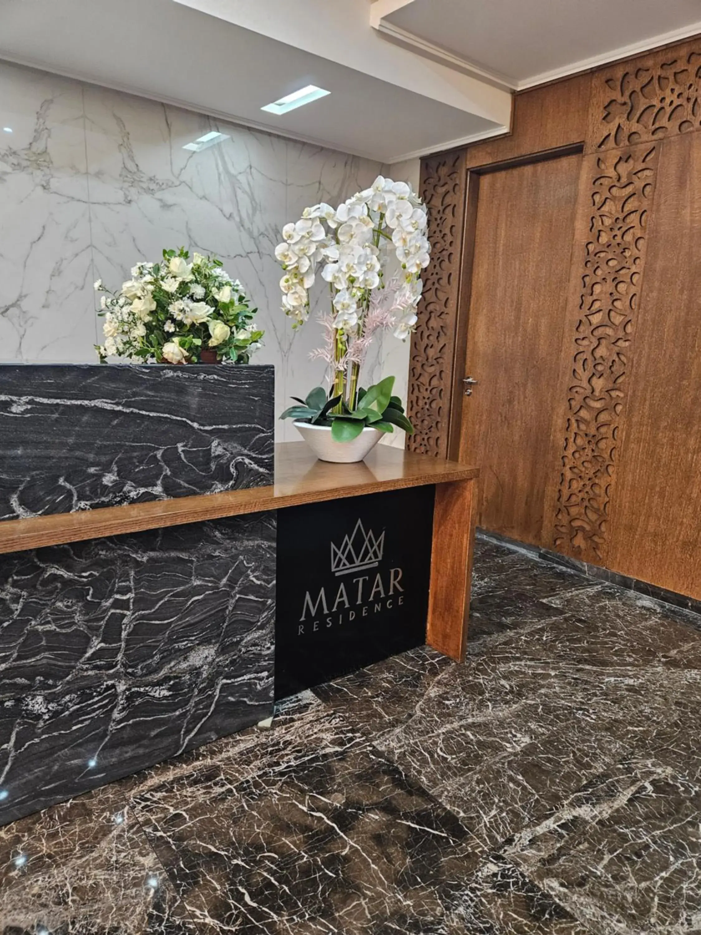 Lobby or reception in Matar Residence - Spacious Hotel Suites in Beirut Lobby or reception in Matar Residence - Spacious Hotel Suites in Beirut